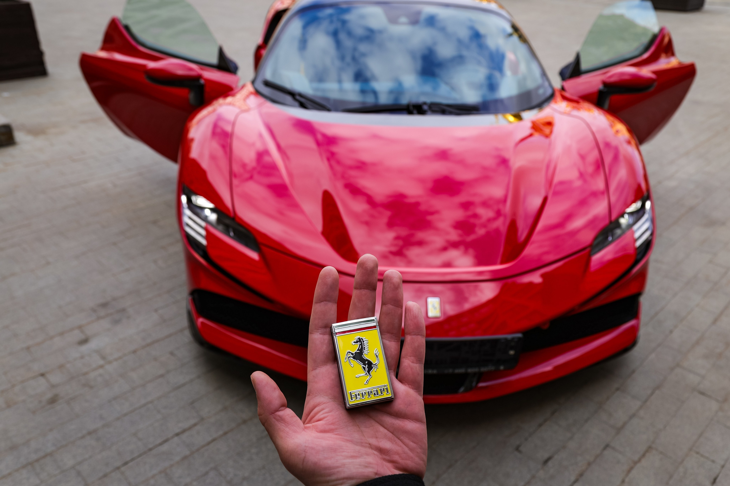 ФОТОСЪЁМКА 2025 FERRARI SF90 STRADALE В МОСКВЕ. Фотограф и Видеограф в Москве|MixtureCaptures