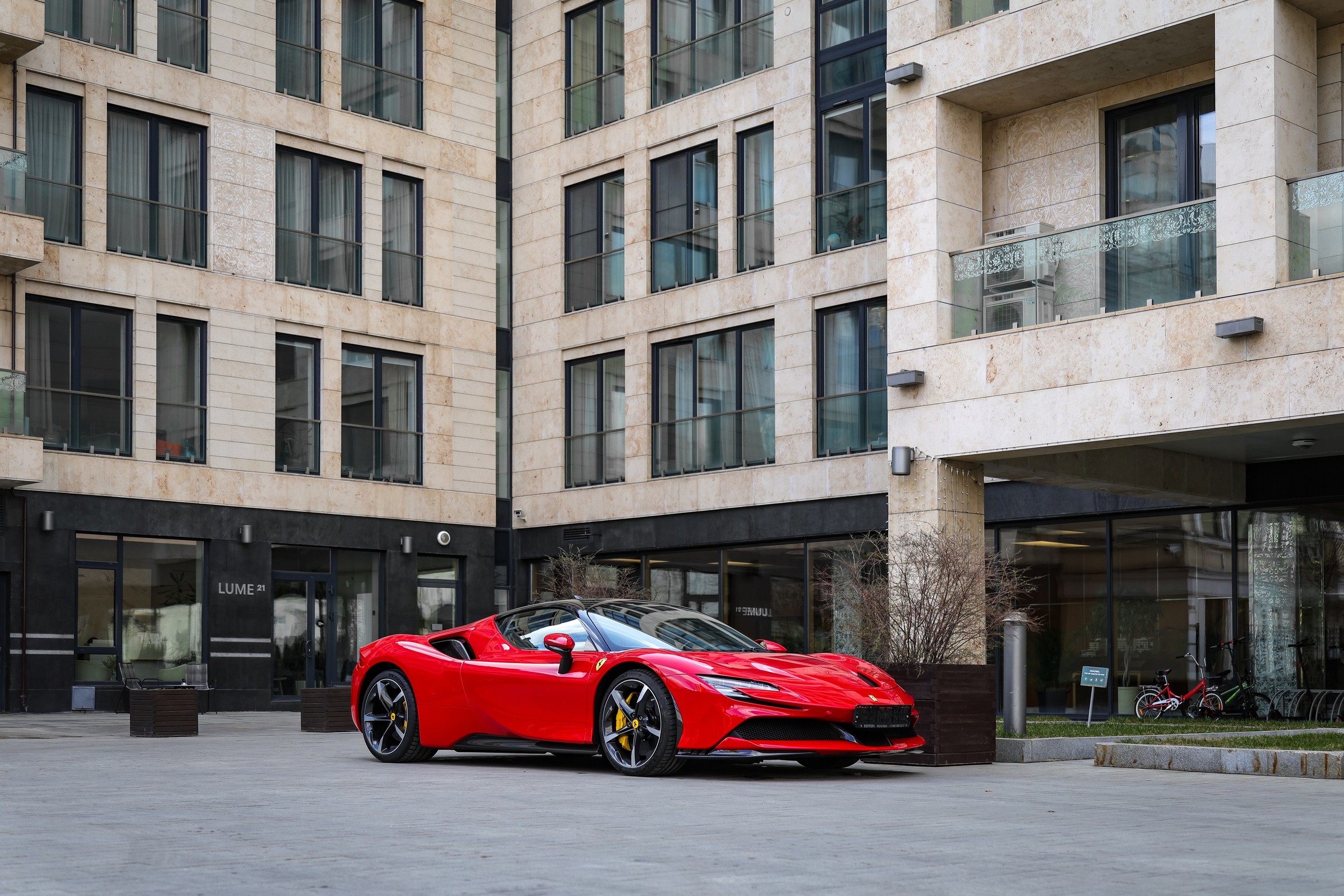 ФОТОСЪЁМКА 2025 FERRARI SF90 STRADALE В МОСКВЕ. Фотограф и Видеограф в Москве|MixtureCaptures