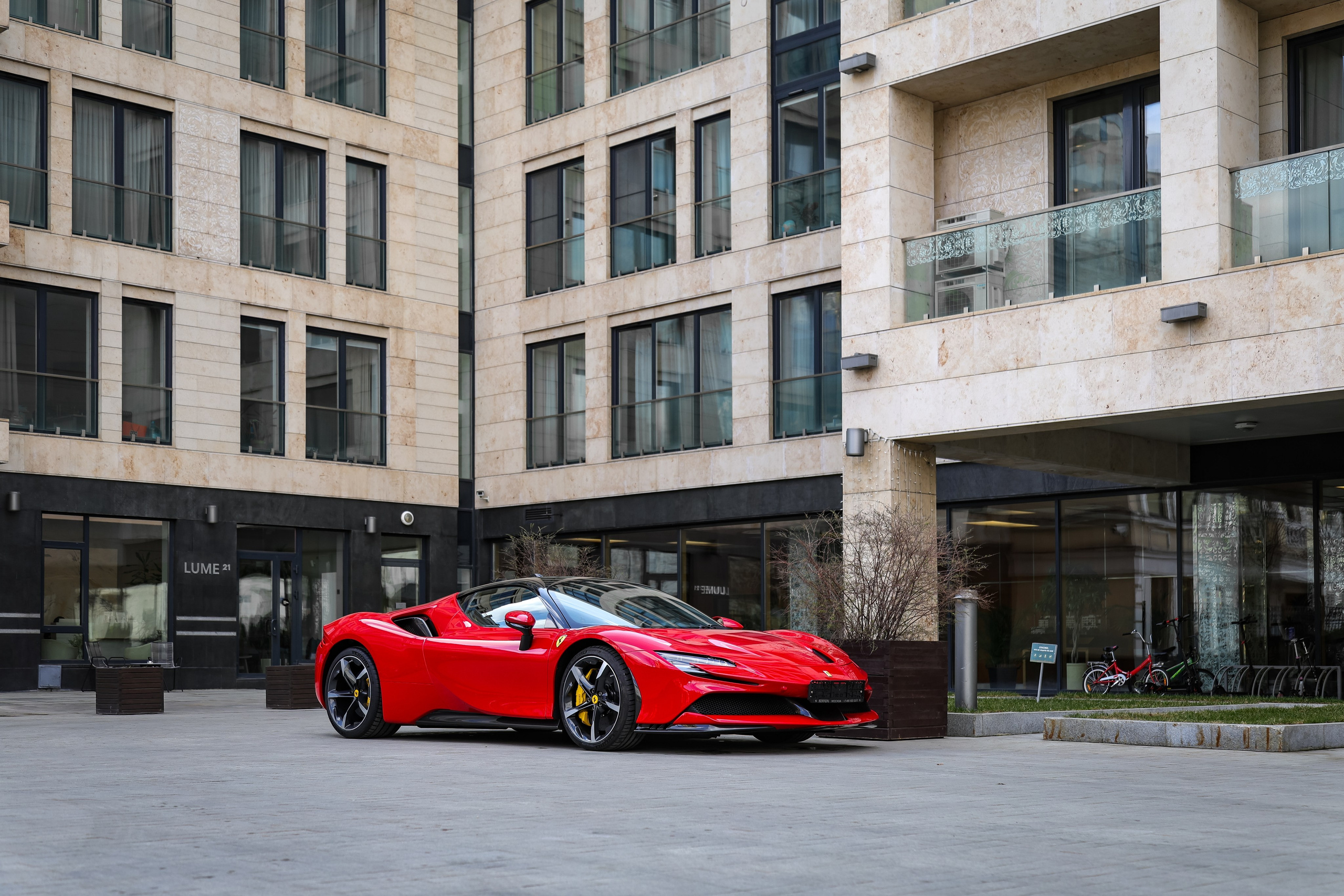 ФОТОСЪЁМКА 2025 FERRARI SF90 STRADALE В МОСКВЕ. Фотограф и Видеограф в Москве|MixtureCaptures