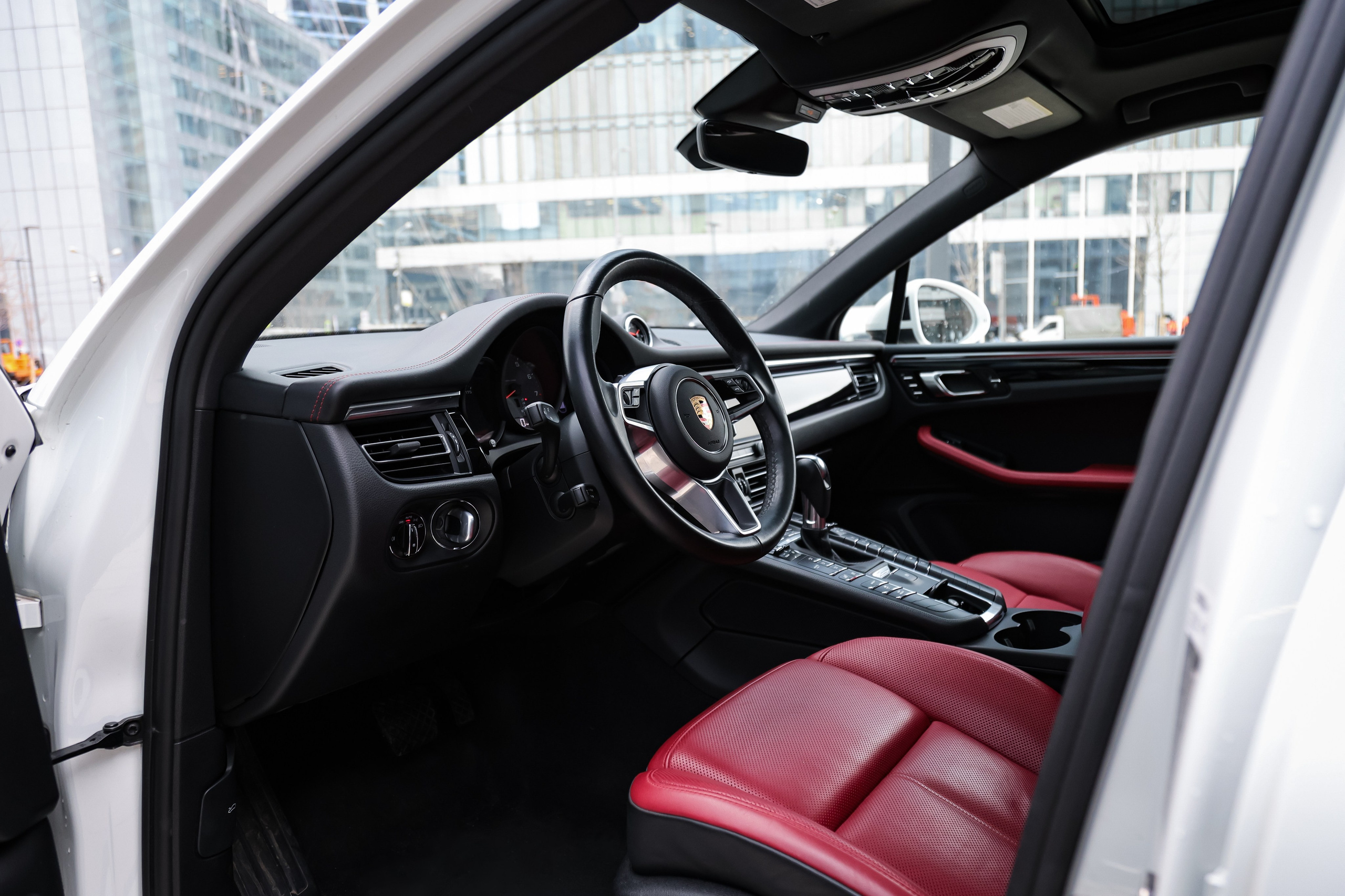 ФОТОСЪЁМКА 2021 PORSCHE MACAN S В МОСКВА СИТИ. Фотограф и Видеограф в Москве|MixtureCaptures