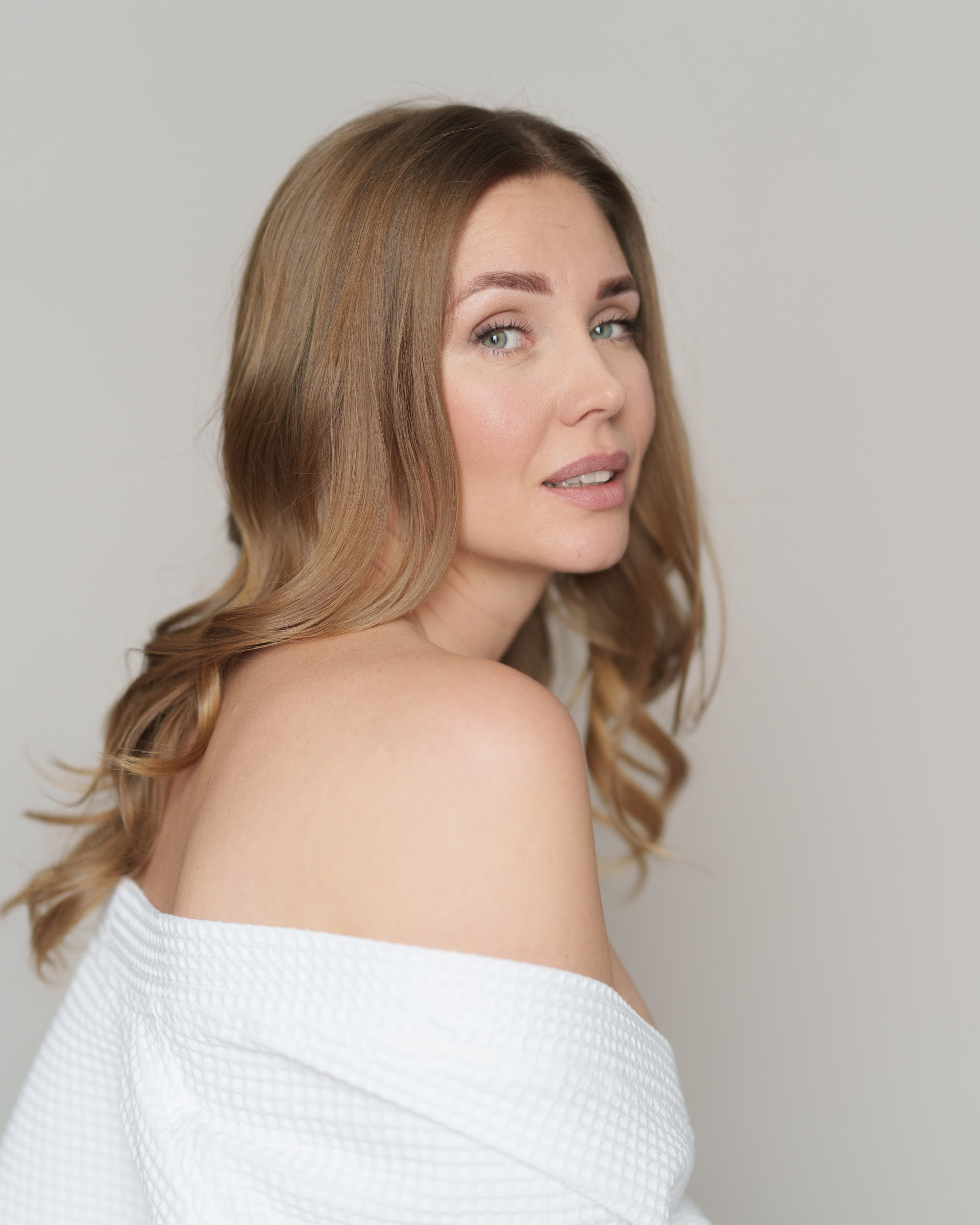 ЛИЗА +SIZE. Продающий контент для маркетплейсов и e-commerce «под ключ»