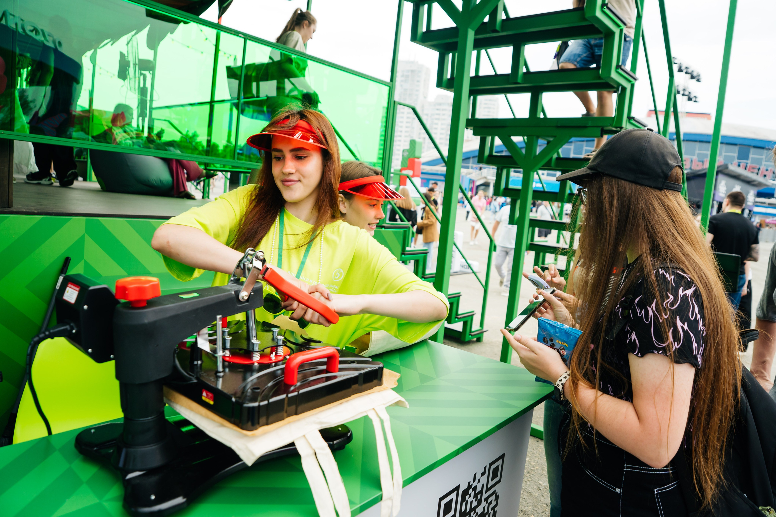 Пятерочка на VK фесте. Видеограф и Фотограф в Челябинске Ксения и Владимир Рюмины