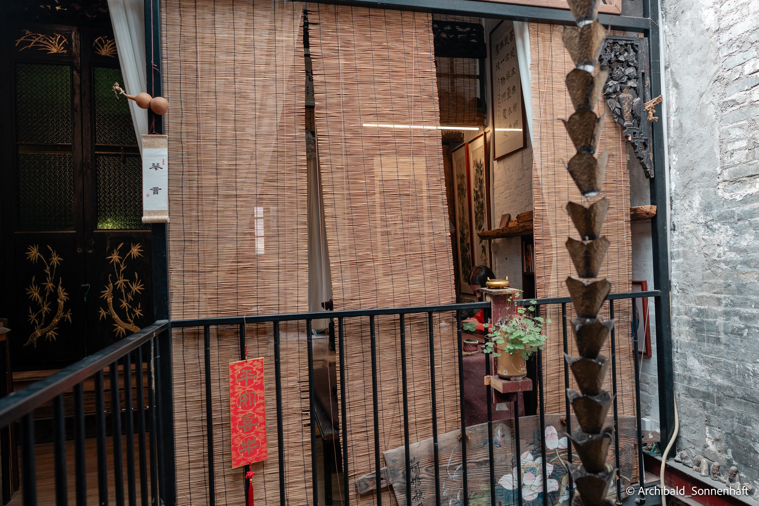 Walking in GZ, sunday. Photographer in Guangzhou, China. Archibald Sonnenhaft