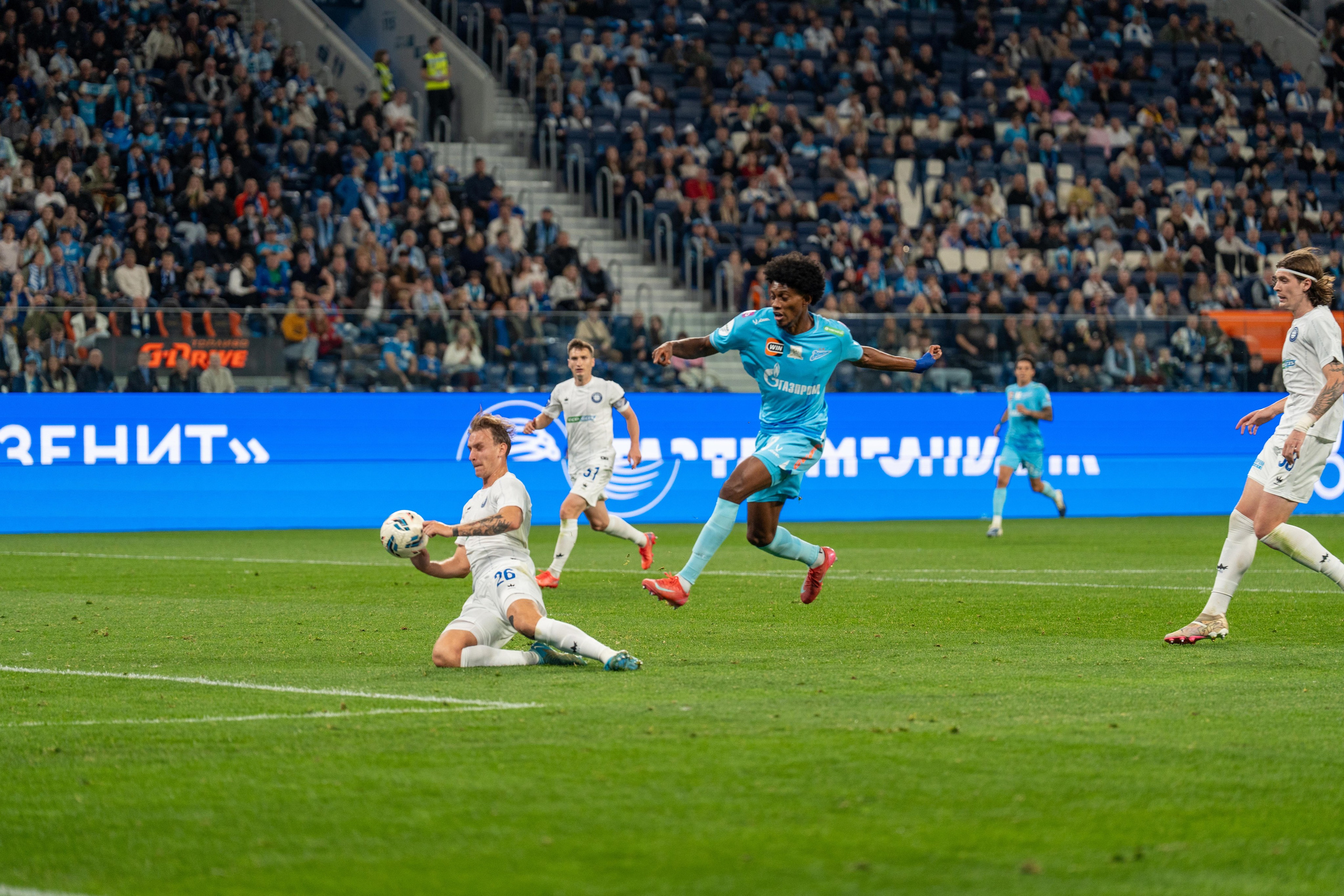 Зенит — Оренбург: репортажная съёмка матча РПЛ в Санкт-Петербурге | Антон Гауф. Спортивный фотограф в Санкт-Петербурге | Антон Гауф
