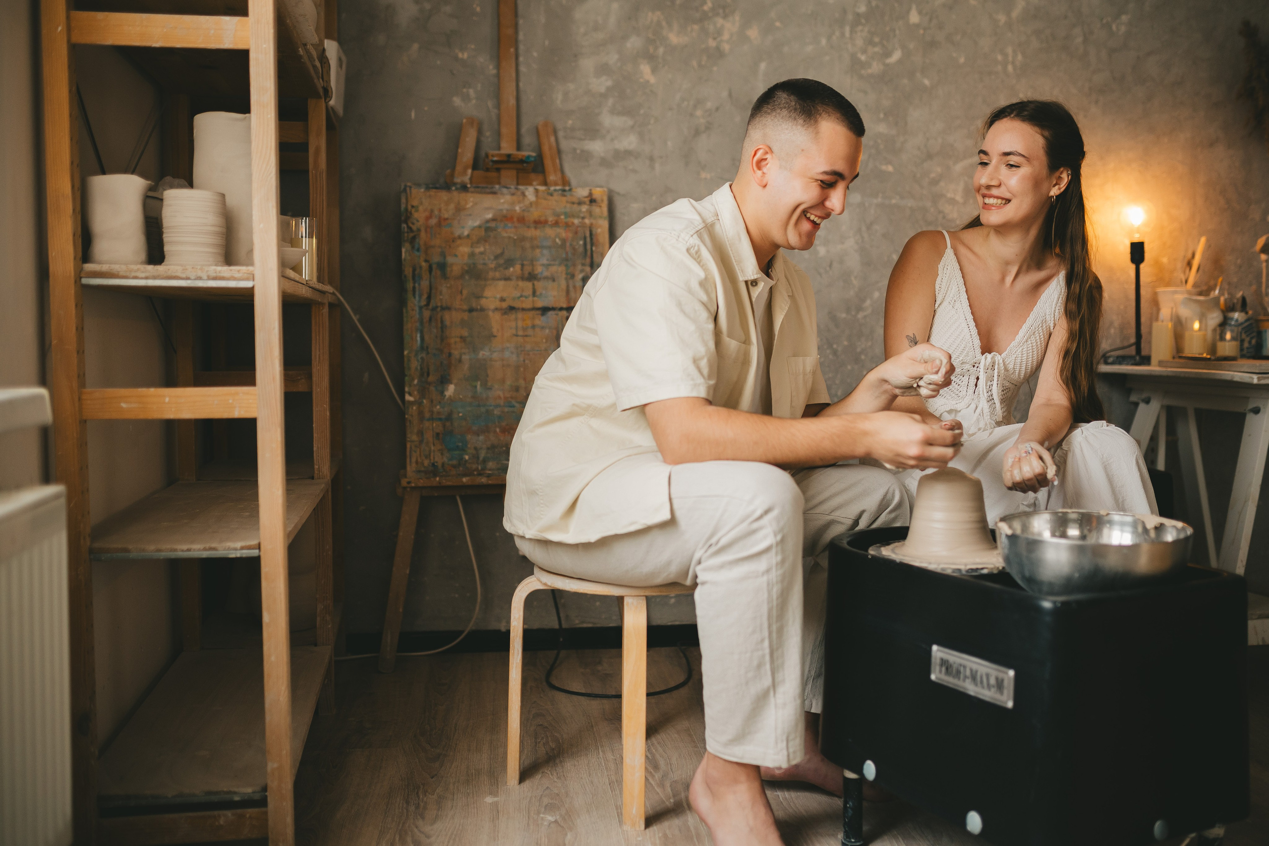 Дима и Даша в гончарной мастерской. Семейный lifestyle фотограф в Санкт-Петербурге Людмила Пахомова