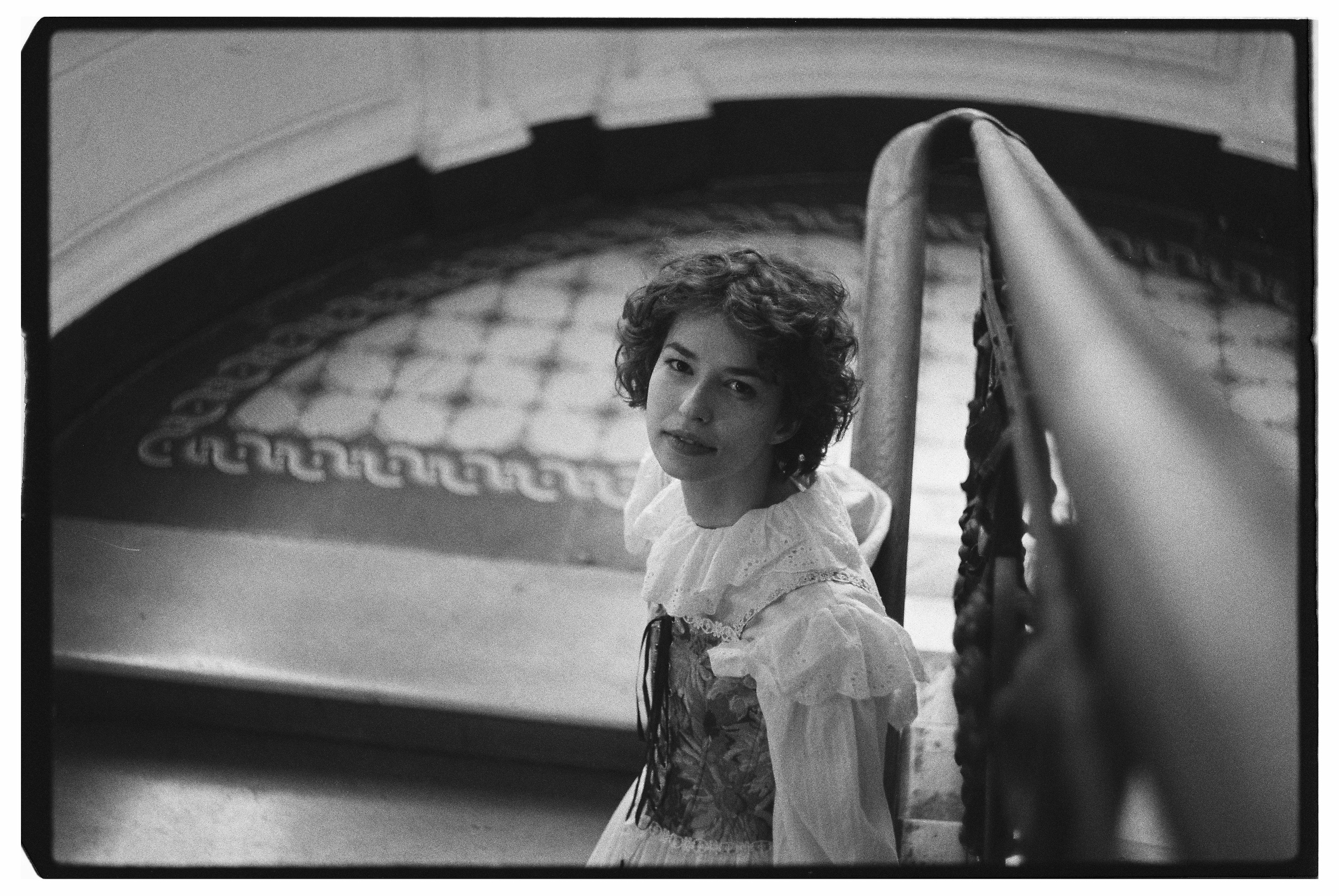 Прогулочная портретная фотосессия на плёнку для Полины в СПб. Светлана Гопанюк. Портретный фотограф. Санкт-Петербург. СПб