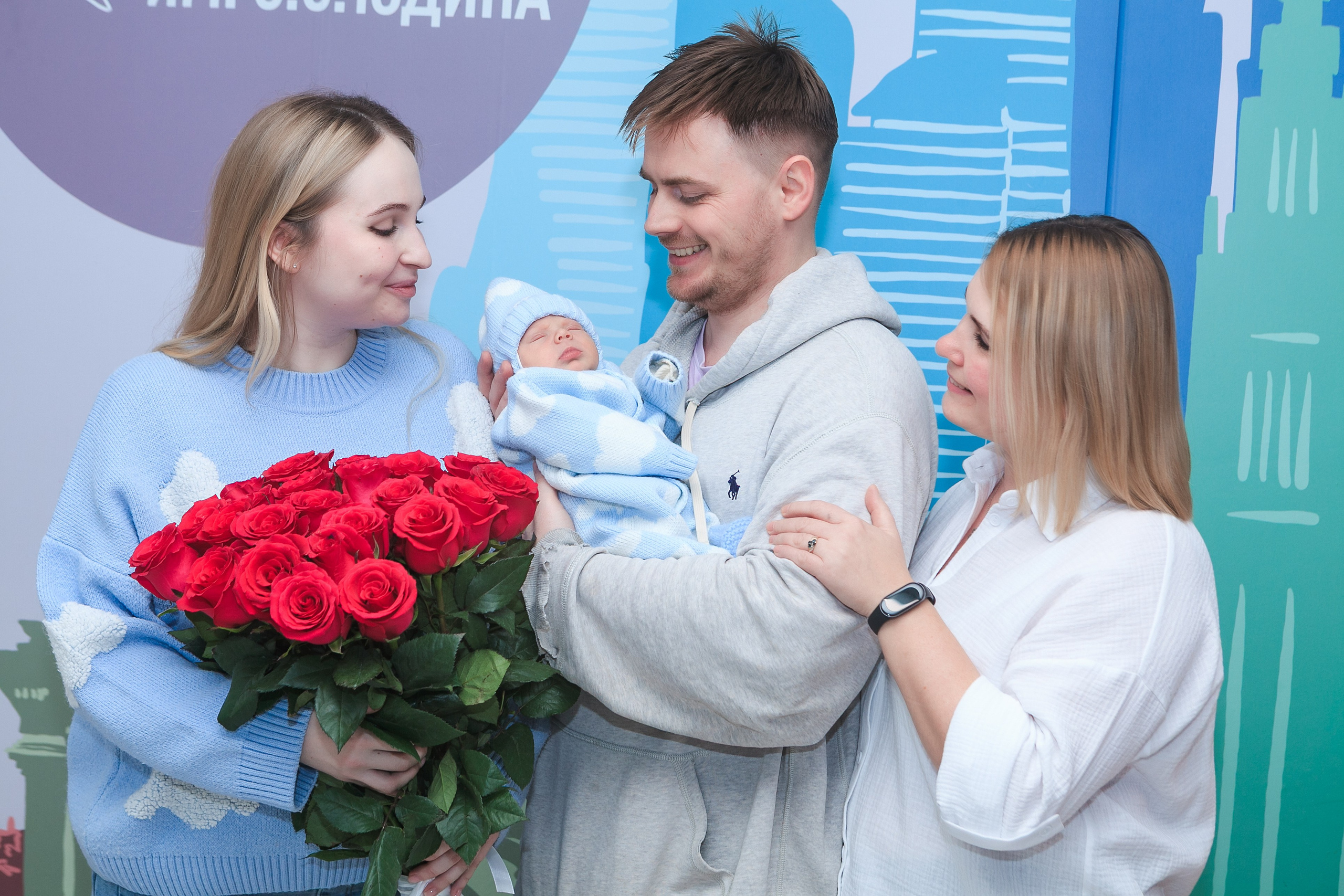 Съемка выписки из роддома 7 ГКБ Юдино Москва. Фотосъемка выписки из роддома в Москве, заказать фотографа на выписку ньюборн съемка в роддоме newborn фотограф в Юдино