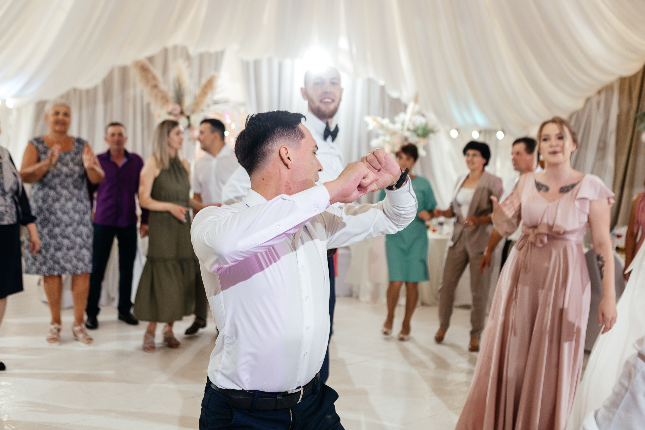 Свадебный фотограф Уфа — Руслан ГабдлисламовЖивые эмоции, красивые кадры, воспоминания на всю жизнь.Работаю по всей Республике Башкортоста. Свадебный фотограф Уфа Руслан Габдлисламов