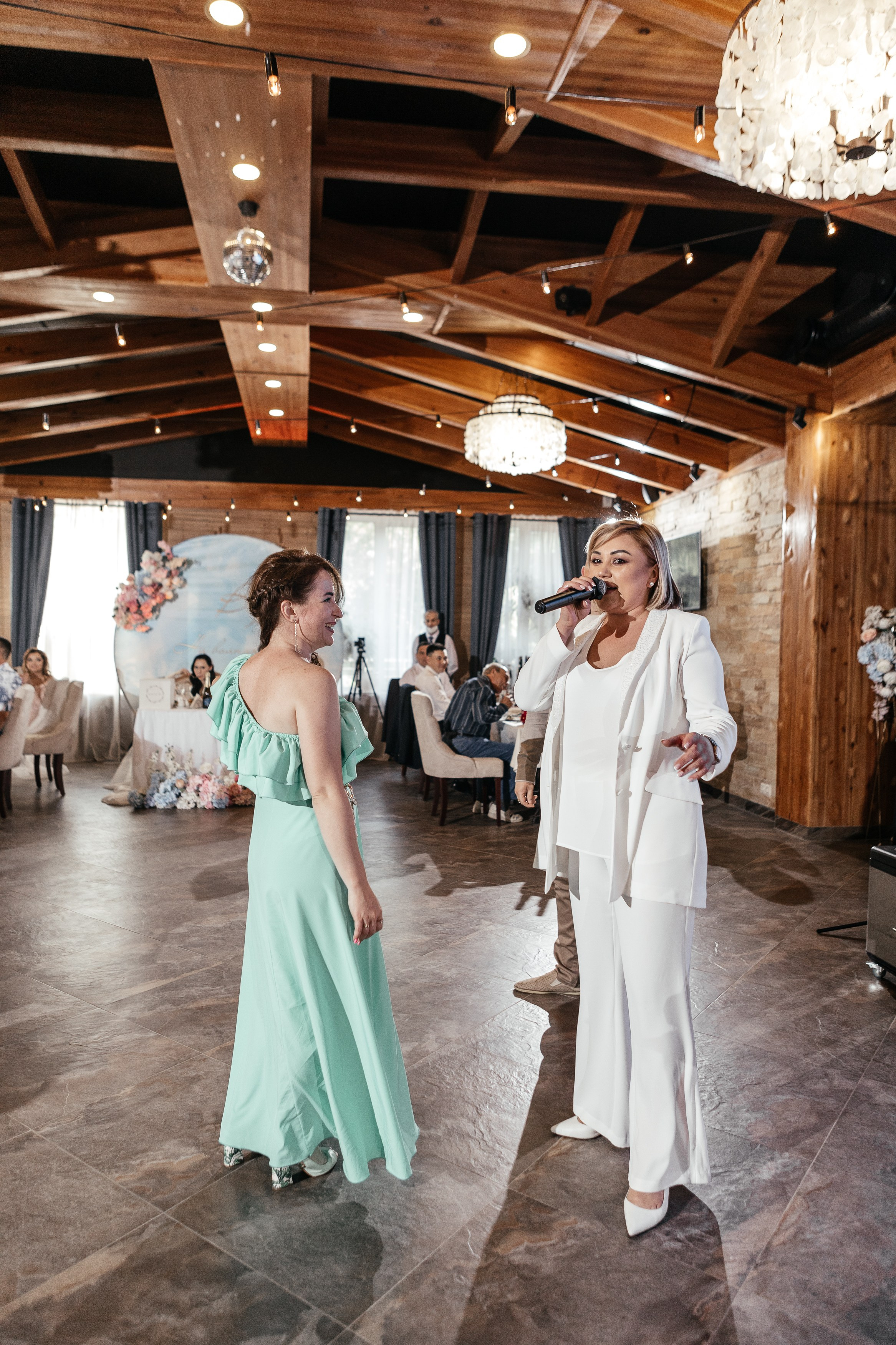 Свадебный фотограф Уфа — Руслан ГабдлисламовЖивые эмоции, красивые кадры, воспоминания на всю жизнь.Работаю по всей Республике Башкортоста. Свадебный фотограф Уфа Руслан Габдлисламов