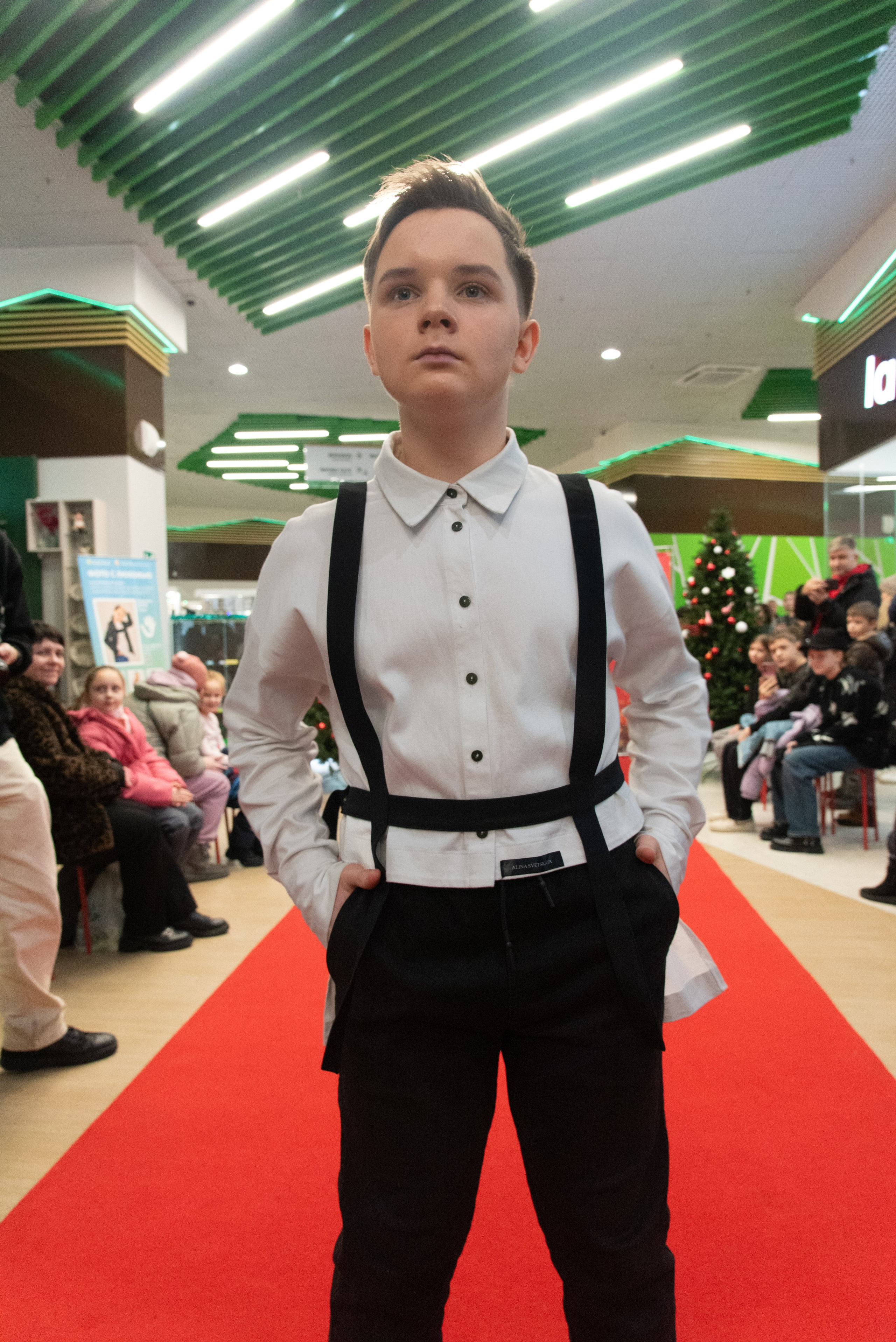 Показ Мод БФ «Исток Жизни». Дети с «Безграничными Возможностями». Портретный Семейный Fine-Art фотограф в Санкт-Петербурге Криулина