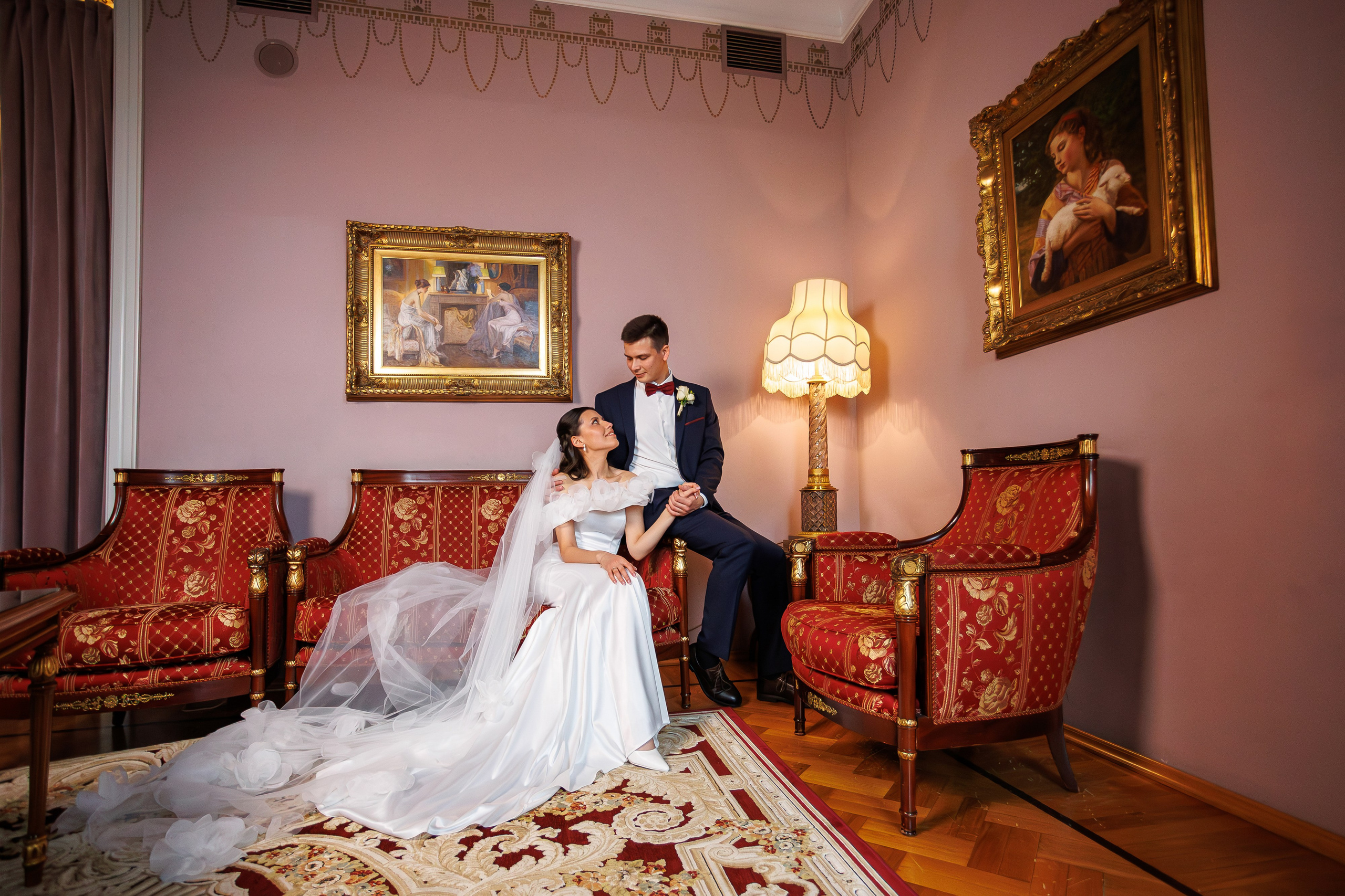 Свадебная фотосессия и сборы в гостинице Националь. Свадебный фотограф Москва и МО Сергей Киржаев