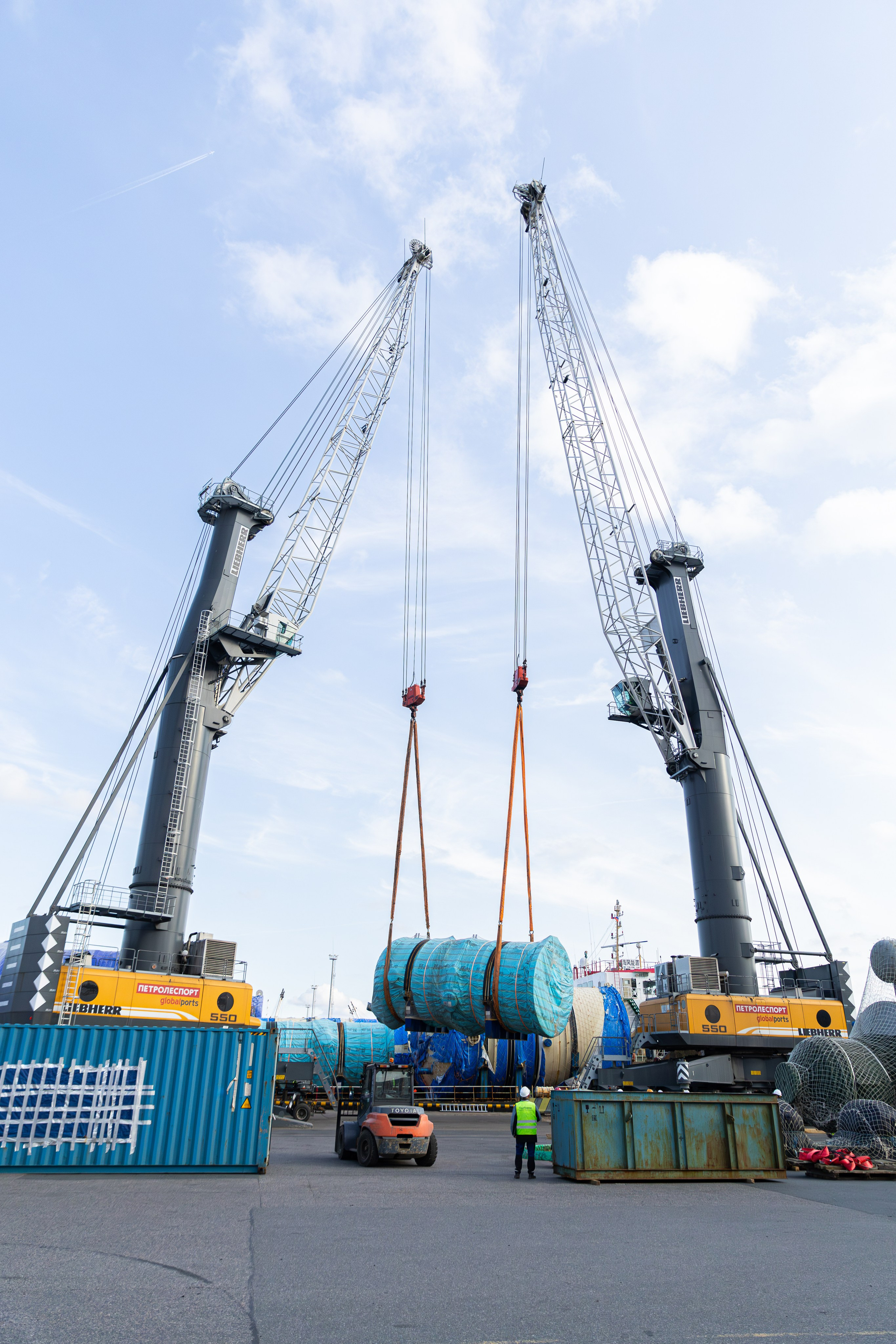 Разгрузка в порту. Снимаю съемки