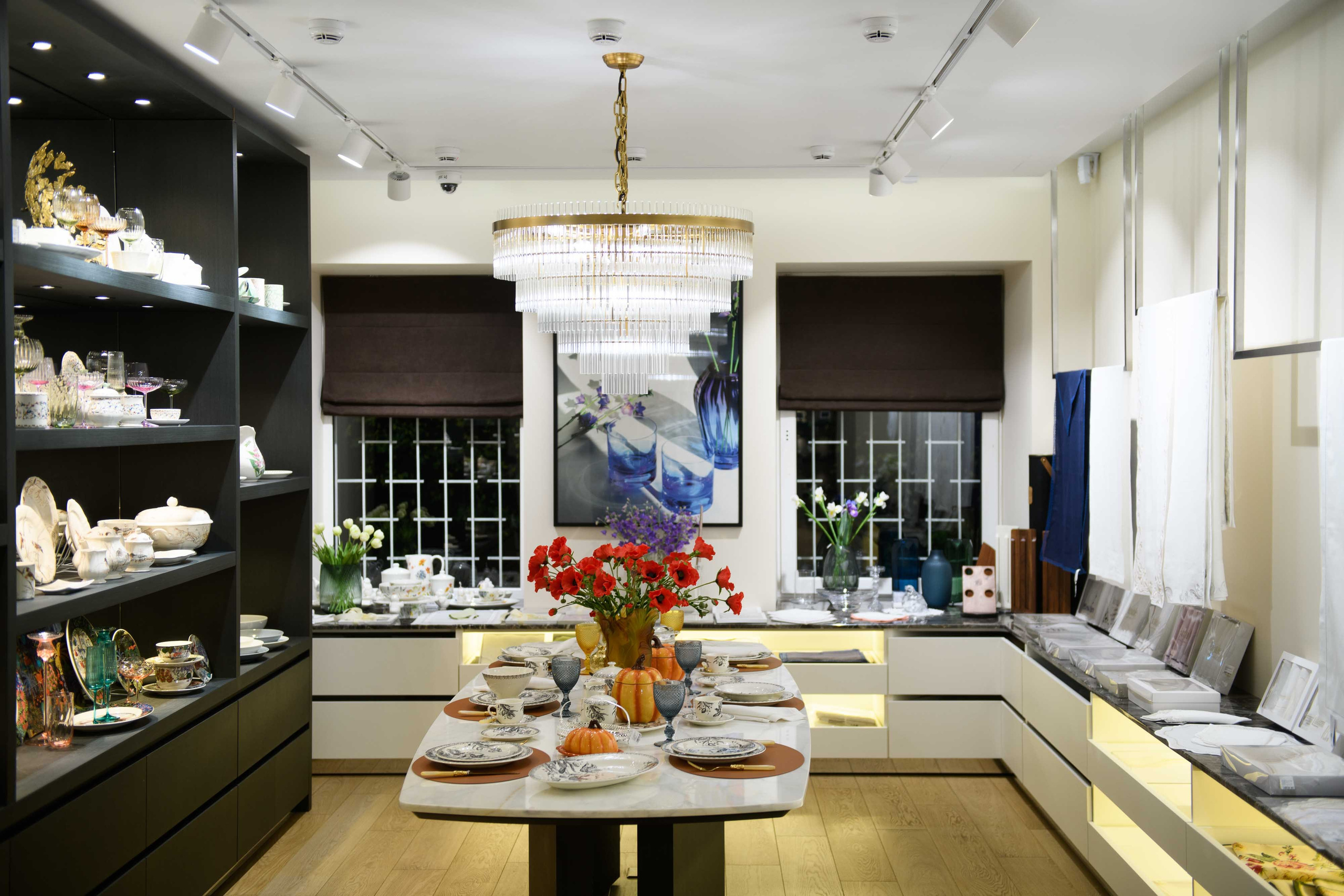 Фотосъёмка лекция по сервировке стола в бутике «Дом фарфора»