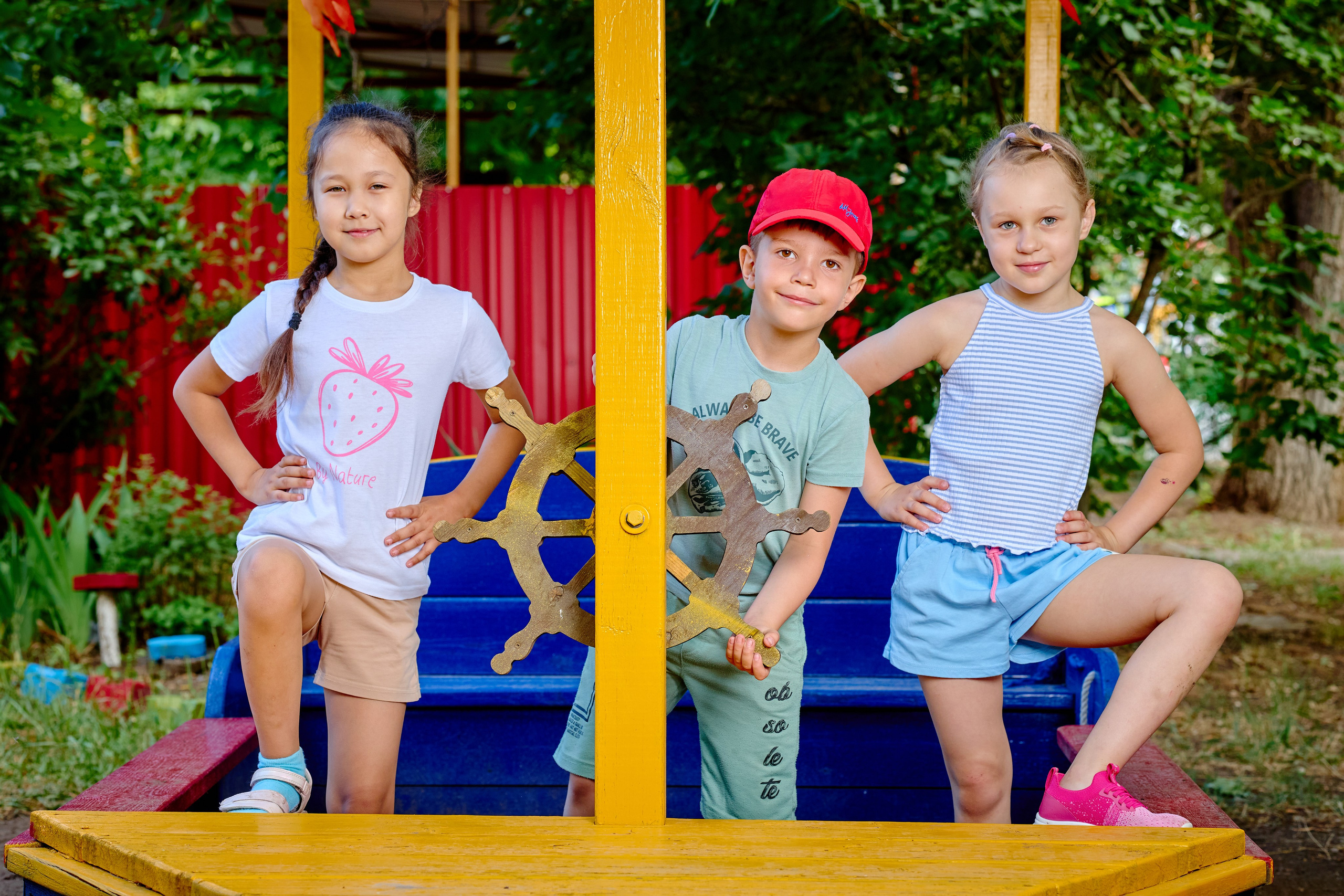 Пример летней съемки в детском саду № 92 Старшая группа Радуга. Фотограф Выпускные альбомы Таганрог Сергей Коробченко