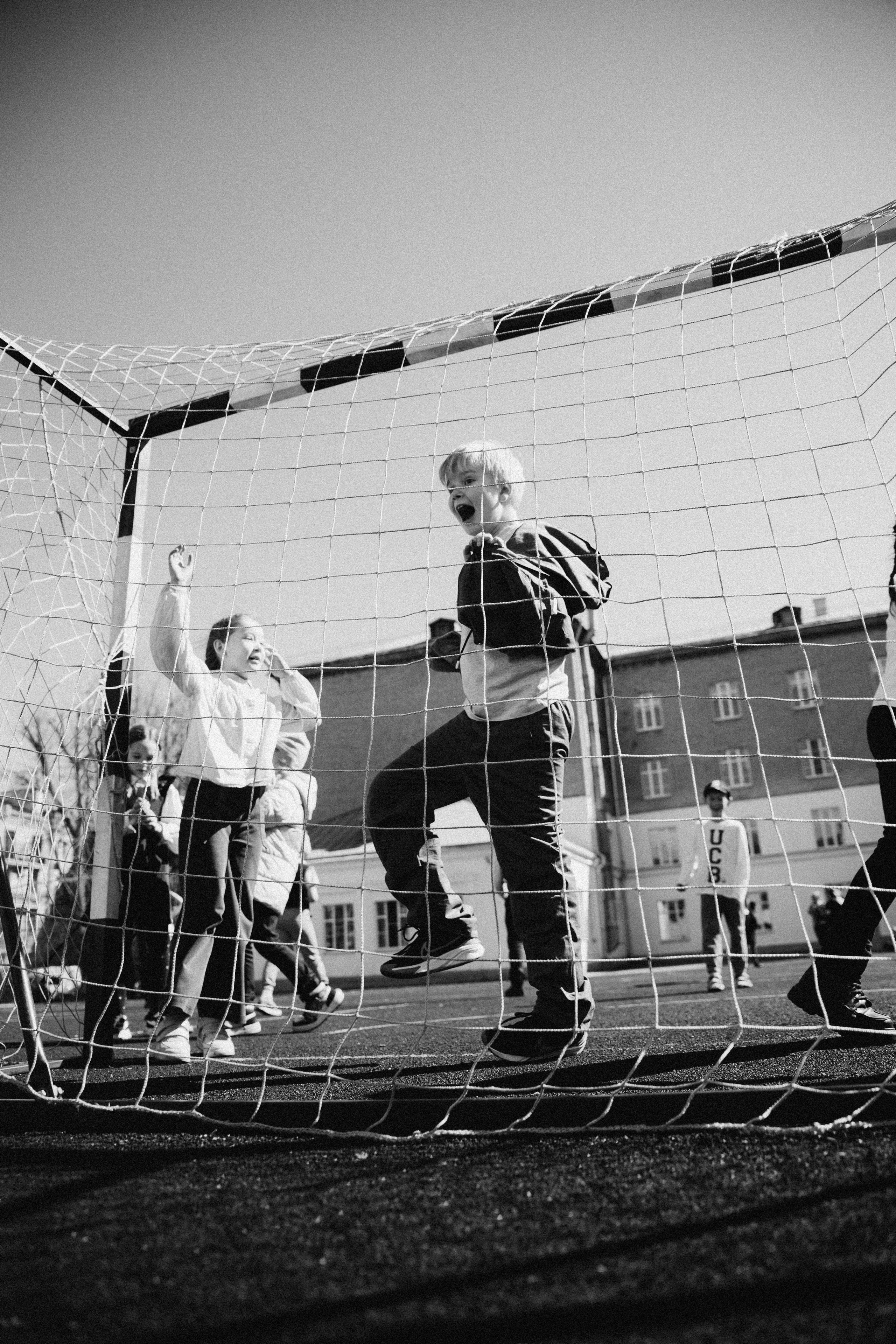 Школьные фотографии могут быть такими. Репортажный и детский фотограф в Минске