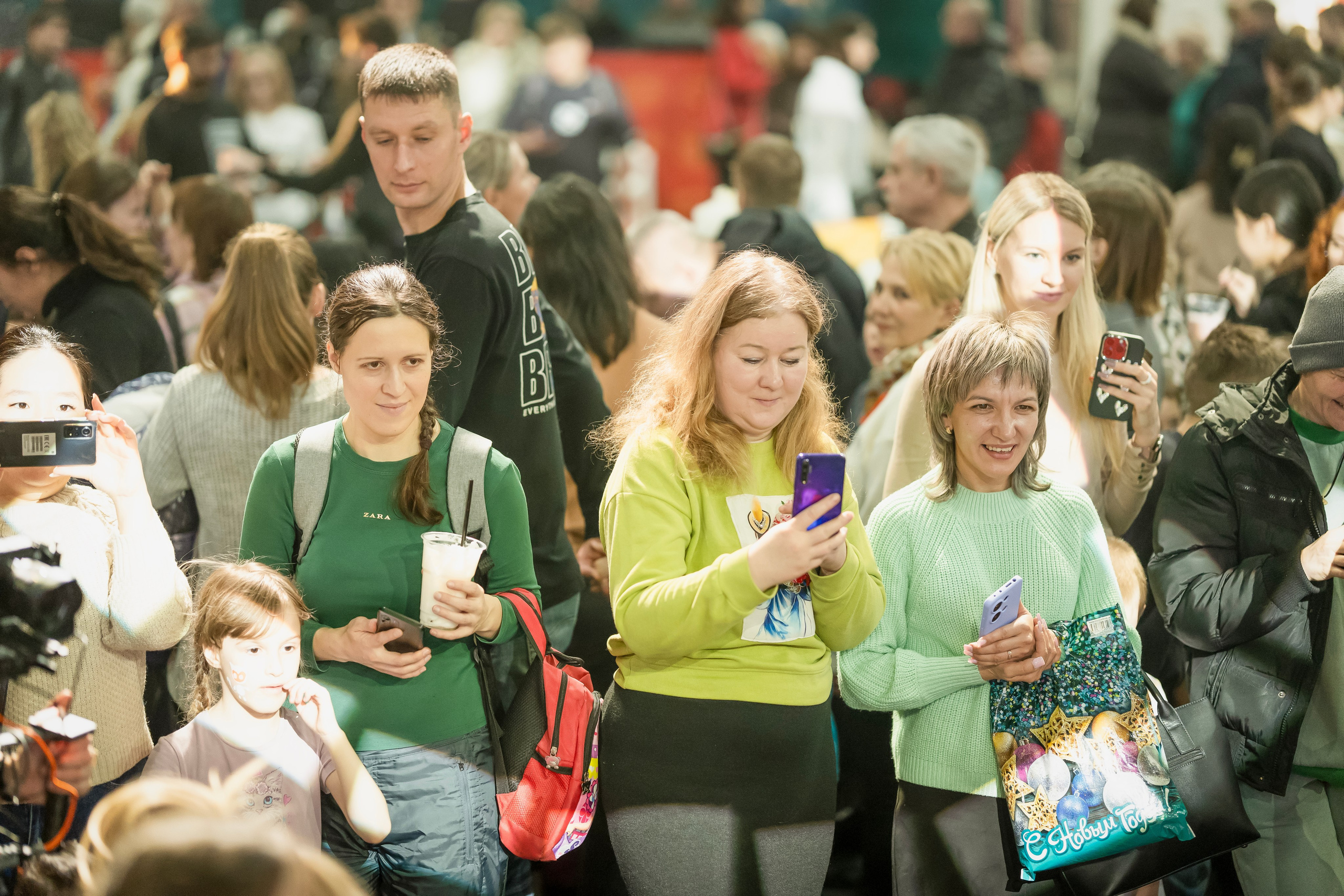 Робосиб в Сибэкспоцентре. Занимаюсь профессиональной фотографией и живу рядом с Байкалом. Работаю в разных жанрах