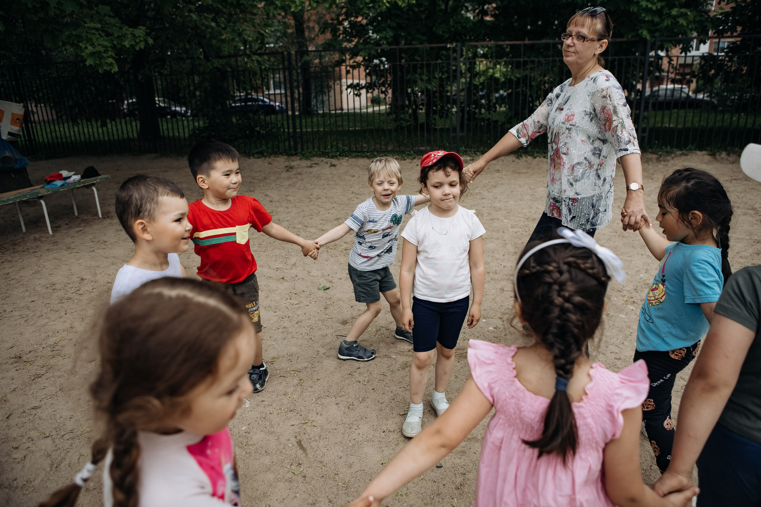 Съемка в саду, лето. Свадебный семейный фотограф в Санкт-Петербурге СПб Евгения Гинзбург