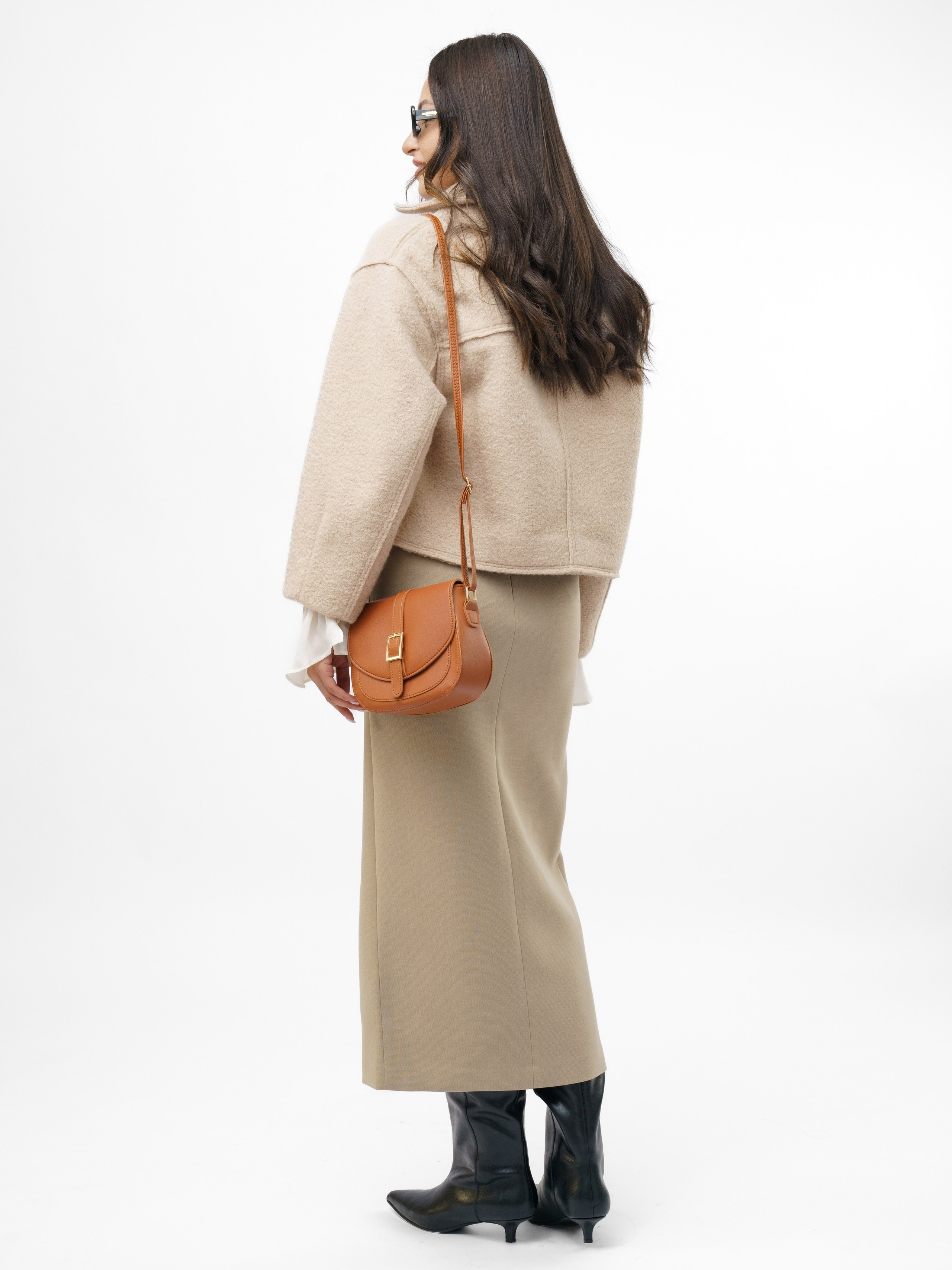 Съемка сумок со стилистом. KED Production — продакшн из СПб. Создаём фото, видео и контент, который помогает брендам и селлерам продавать больше