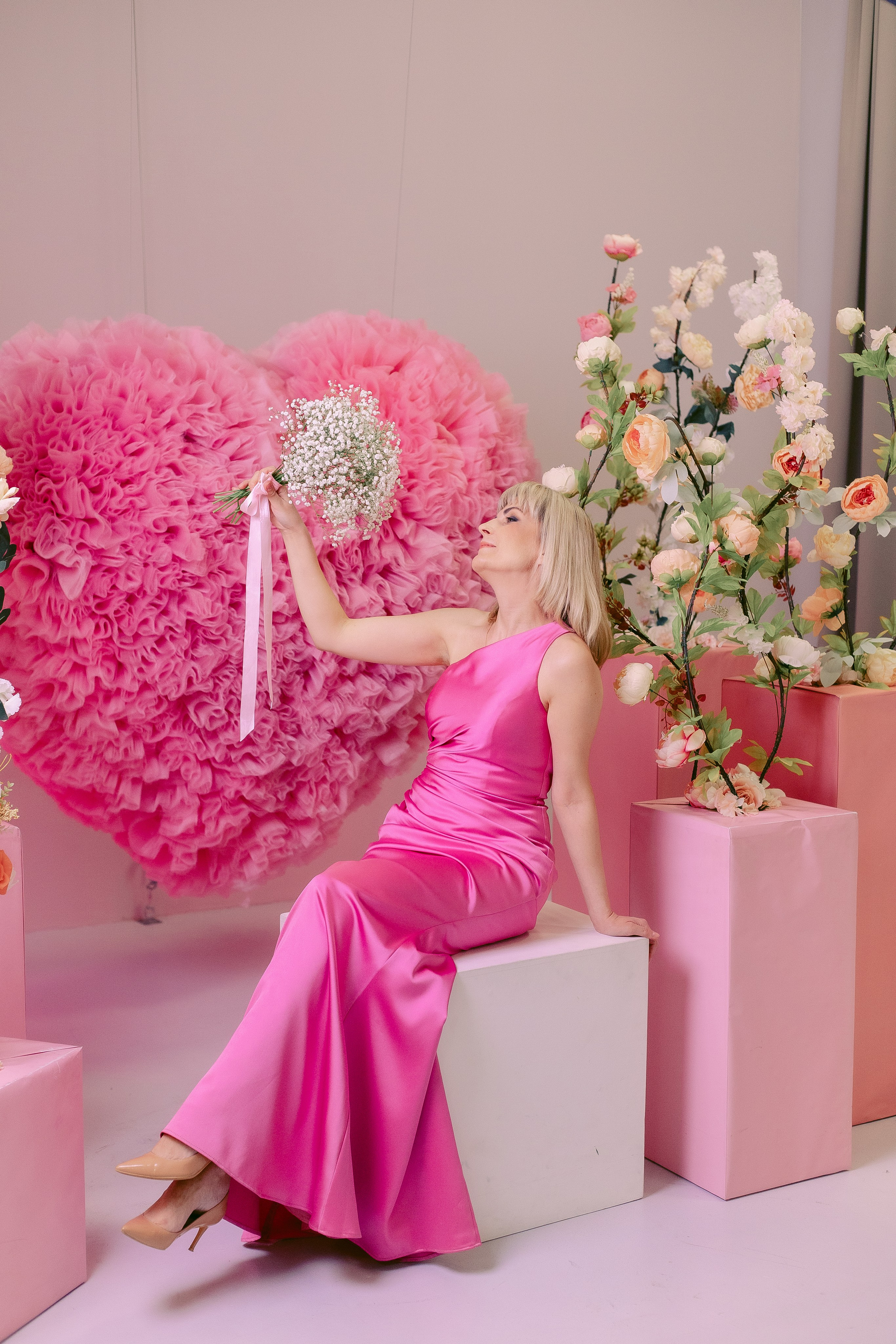 Женская фотосессия в весенних декорациях в фотостудии в Санкт-Петербурге. Фотограф в Санкт-Петербурге, Анна Скворцова