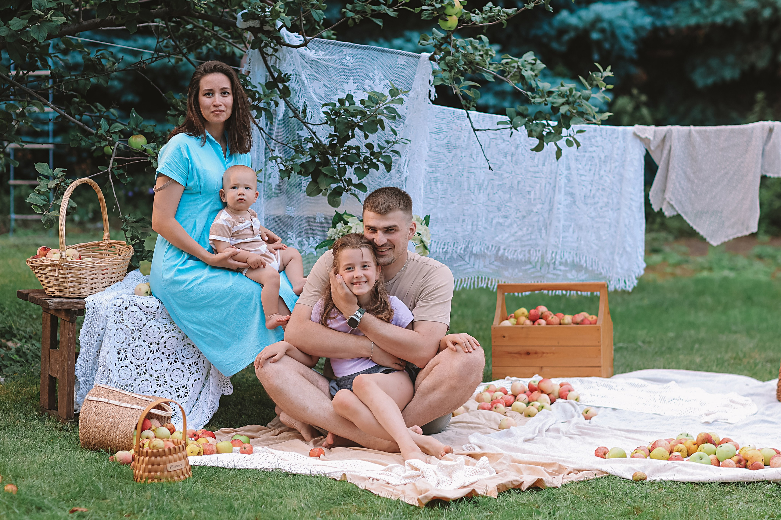 Яблоки. Семейный фотограф Тюмень, фотограф на роды Салмина Мария