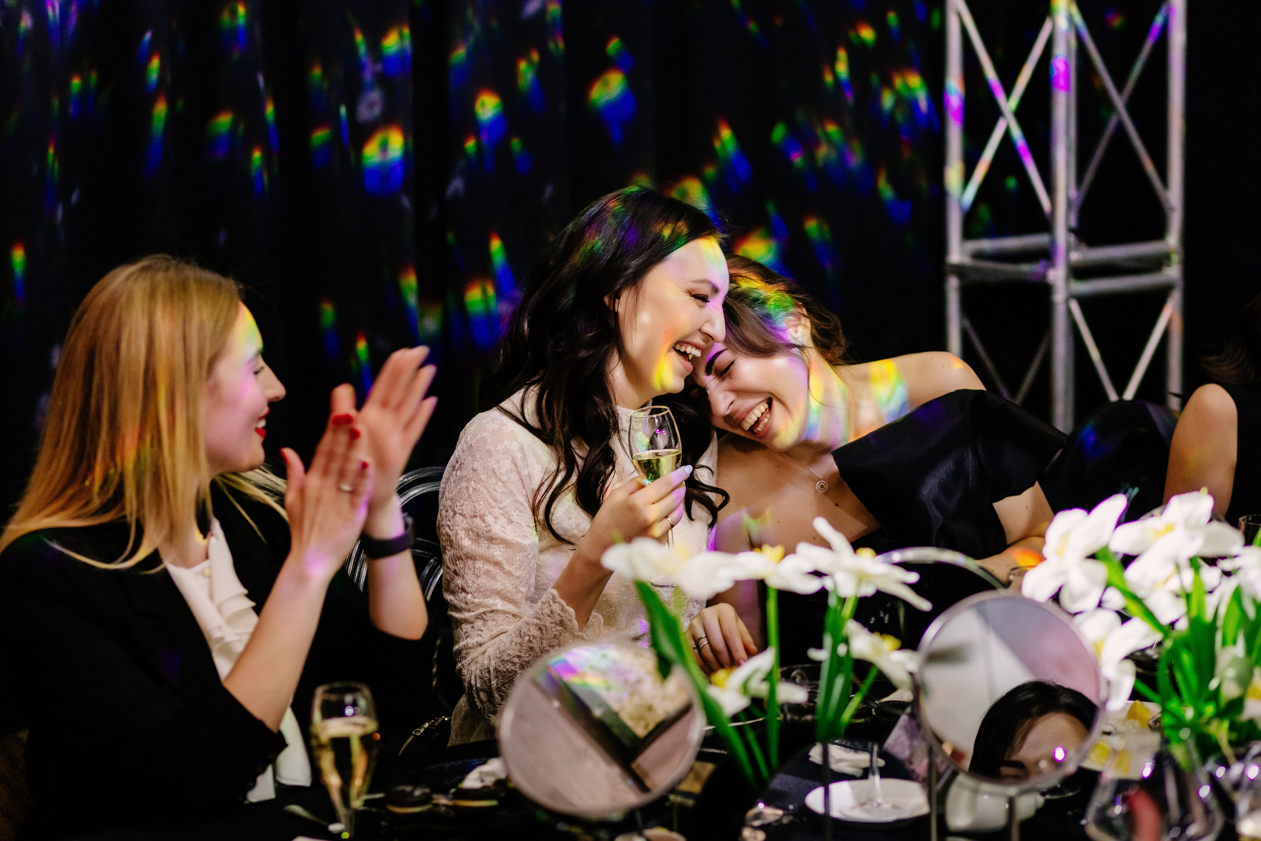 Репортажные фотографии дня рождения Альфии в Таганроге в Мадам Ку Ку. Свадебный и семейный фотограф в Таганроге Бакарюк Антон