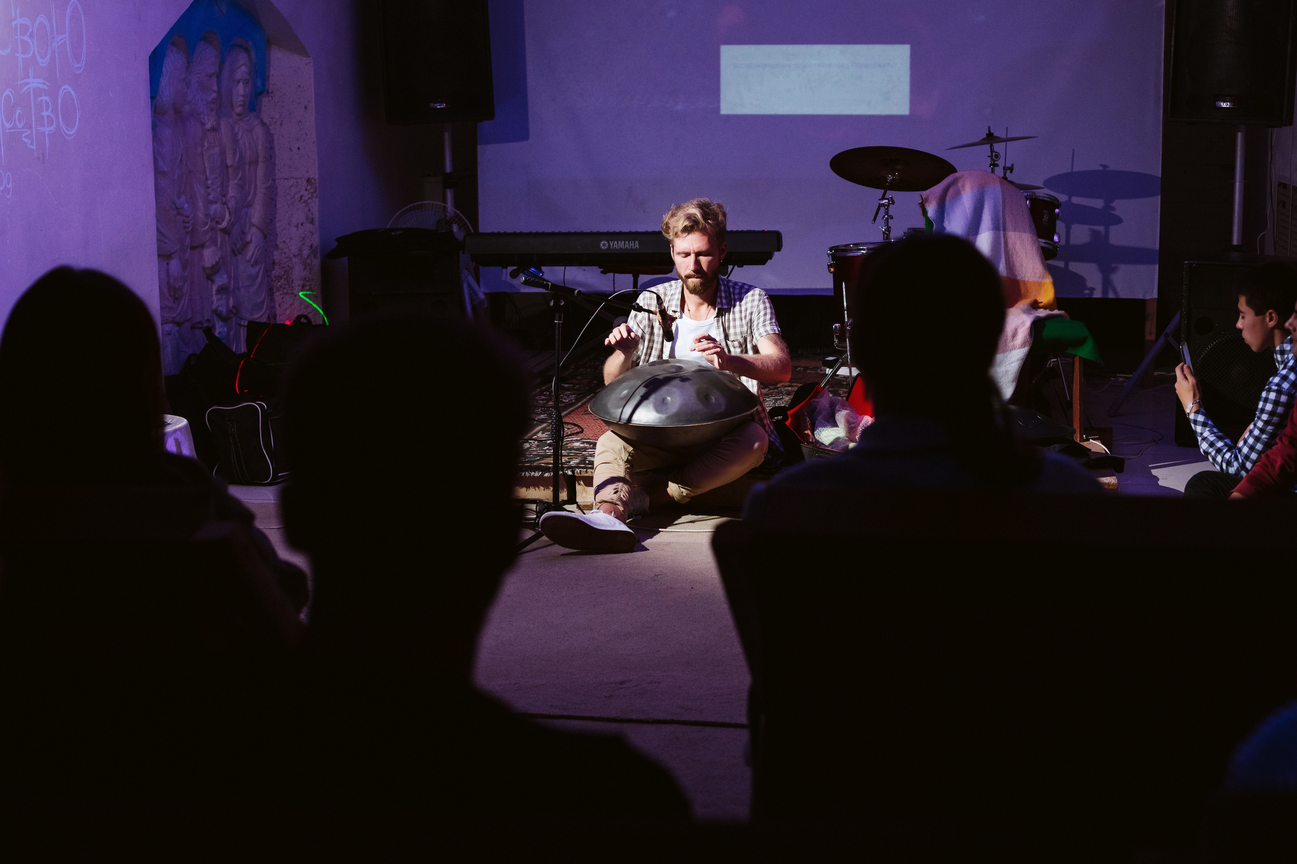 Фото выставки в Таганроге: профессиональная репортажная фотосъемка. Свадебный и семейный фотограф в Таганроге Бакарюк Антон