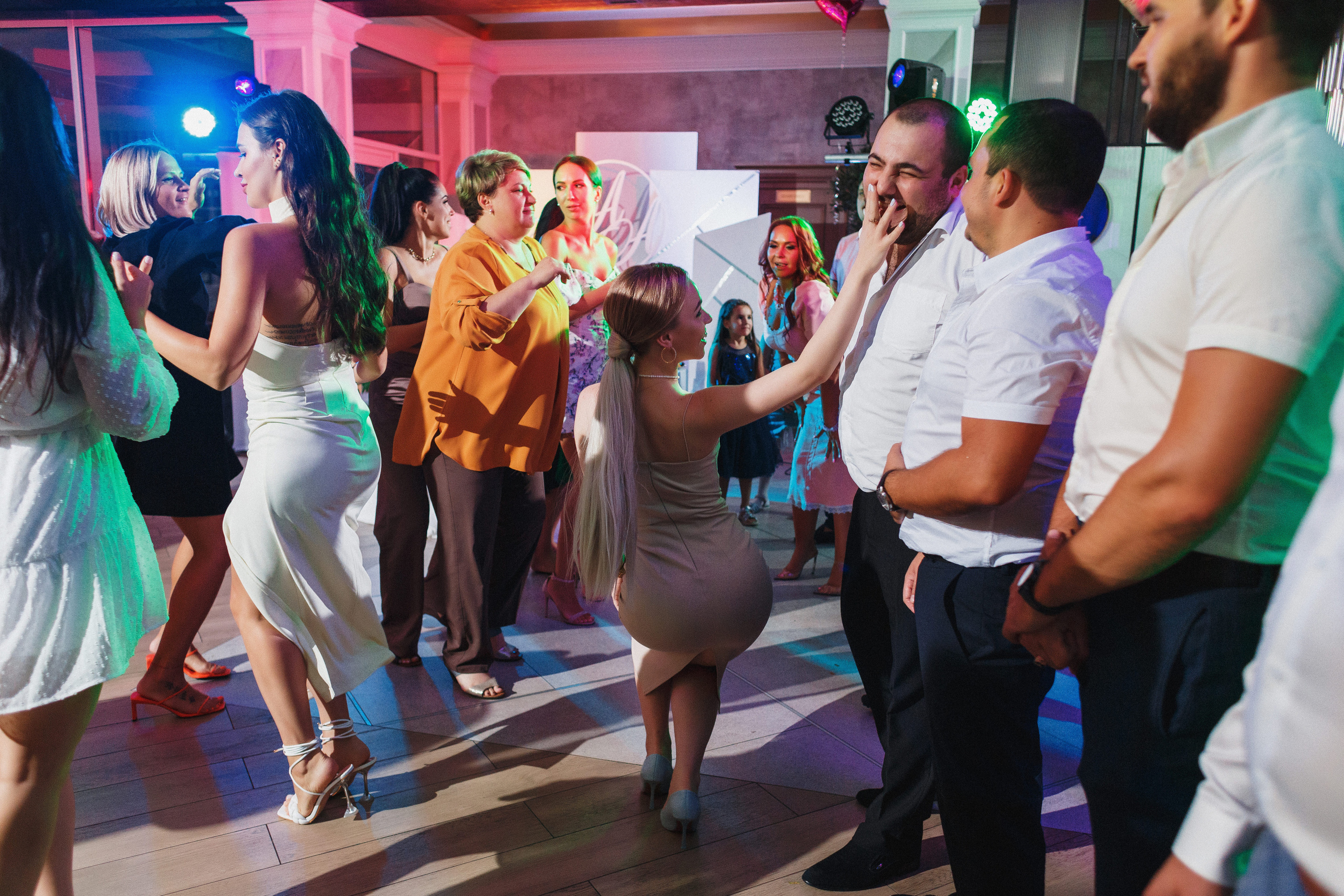 Свадьба Анастасии и Андрея в ресторане Golden Horse в Таганроге. Свадебный и семейный фотограф в Таганроге Бакарюк Антон