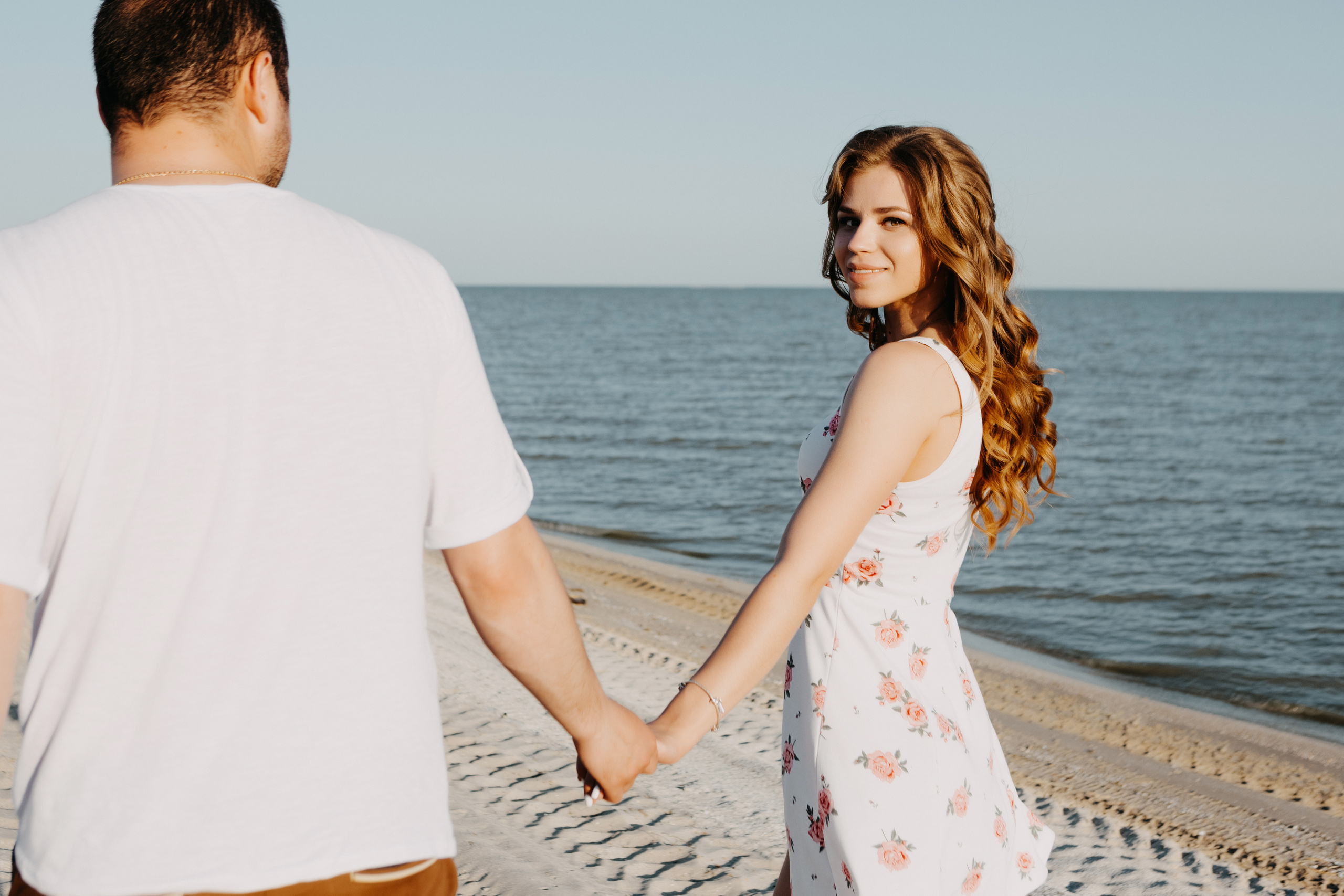 Сказочная романтика: Фотосессия Артёма и Дианы на Беглицкой косе. Свадебный и семейный фотограф в Таганроге Бакарюк Антон