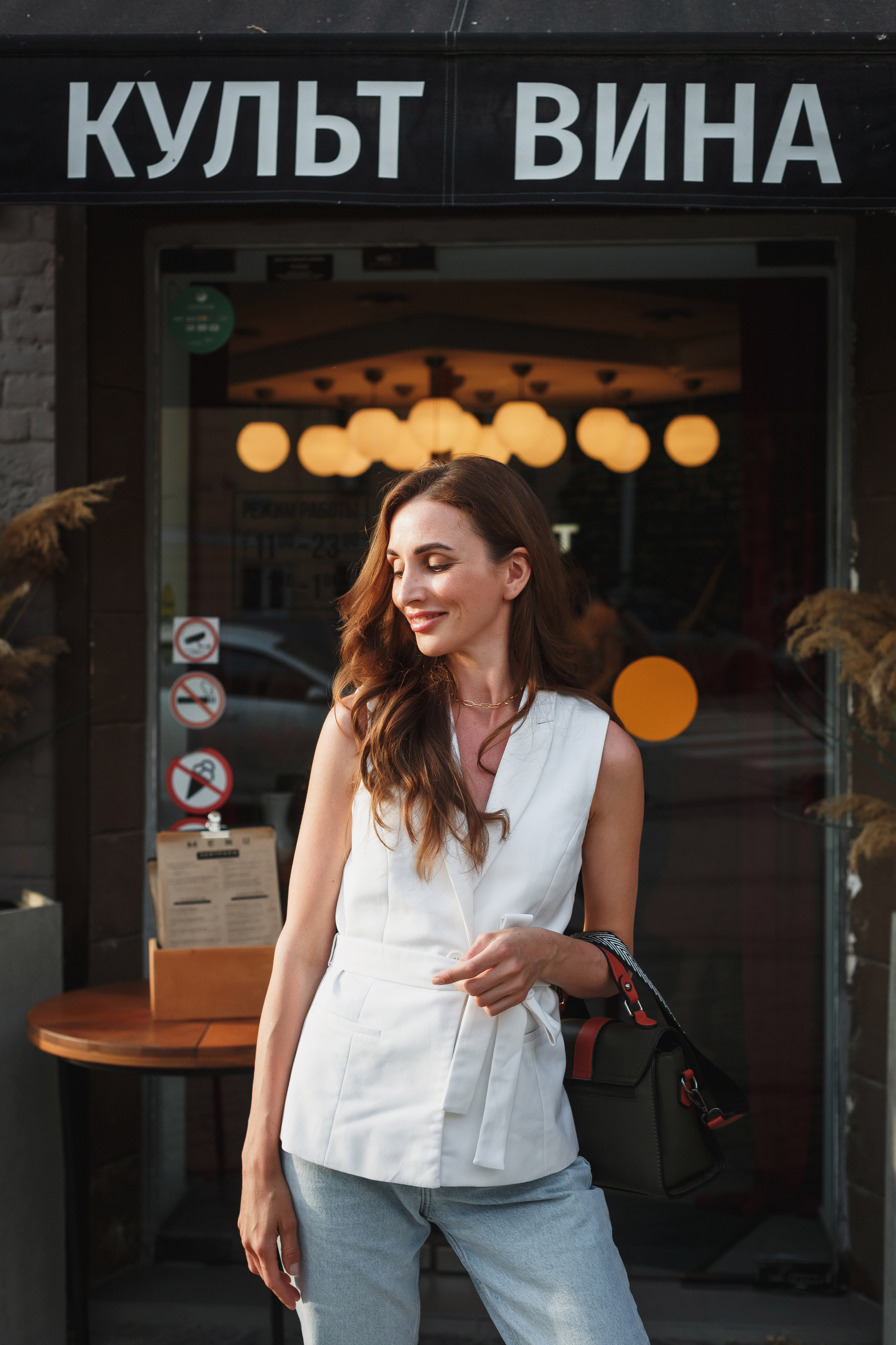 Кадры в Культ Вина: репортажная фотография в Таганроге от профессионал. Свадебный и семейный фотограф в Таганроге Бакарюк Антон