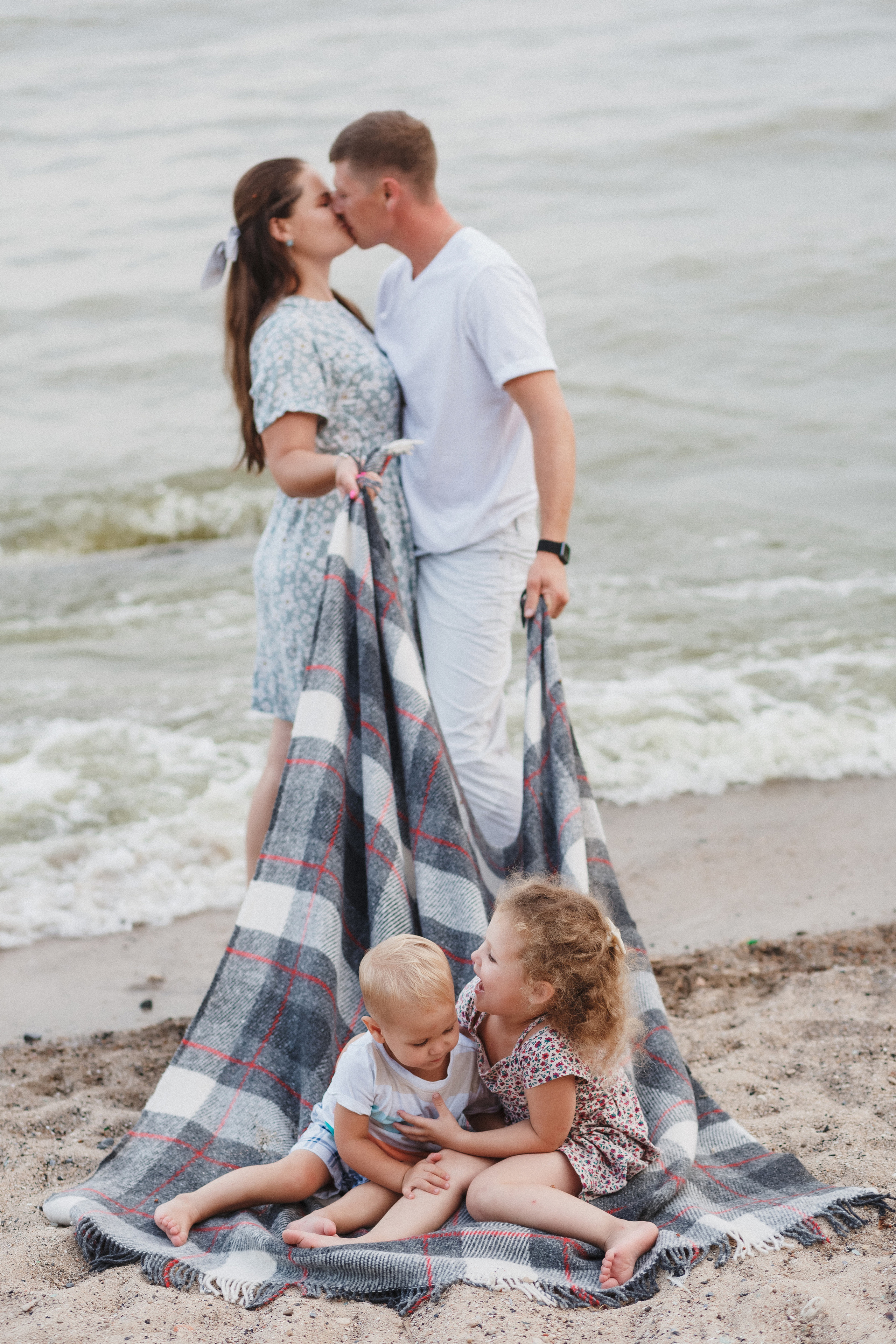 Семейные фотосессии в Таганроге: лучший фотограф для вашей семьи. Свадебный и семейный фотограф в Таганроге Бакарюк Антон