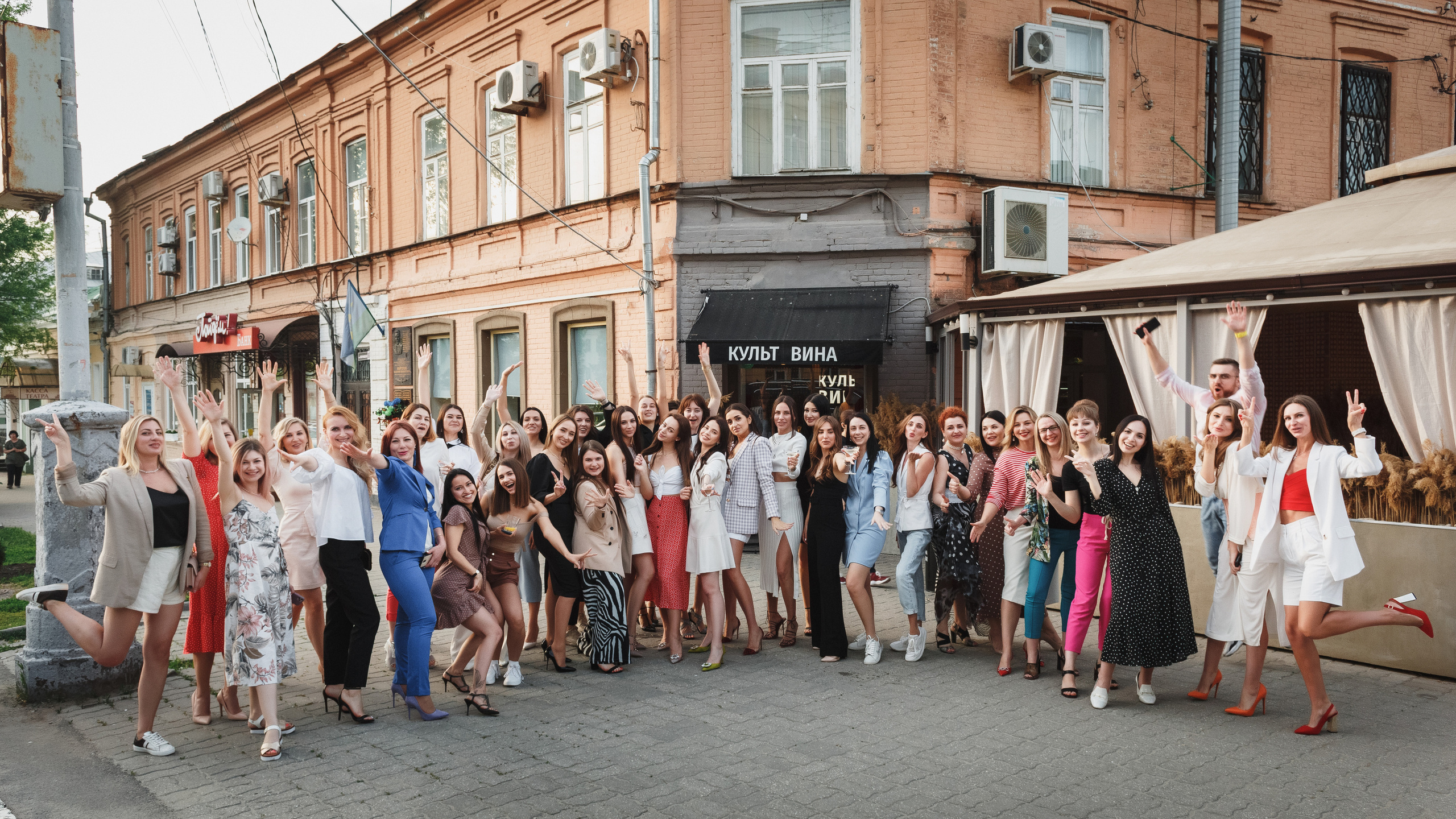 Кадры в Культ Вина: репортажная фотография в Таганроге от профессионал. Свадебный и семейный фотограф в Таганроге Бакарюк Антон