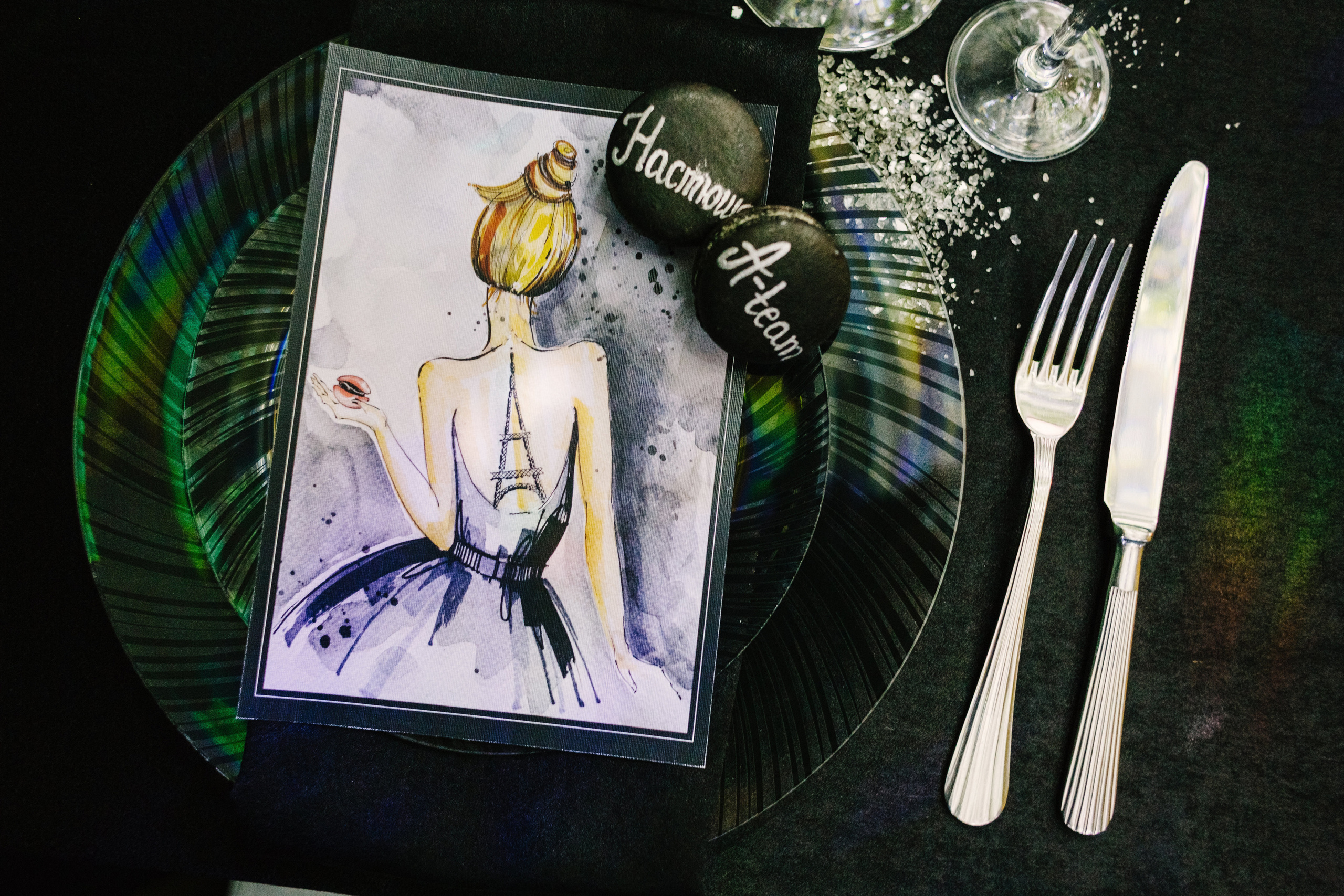 Репортажные фотографии дня рождения Альфии в Таганроге в Мадам Ку Ку. Свадебный и семейный фотограф в Таганроге Бакарюк Антон