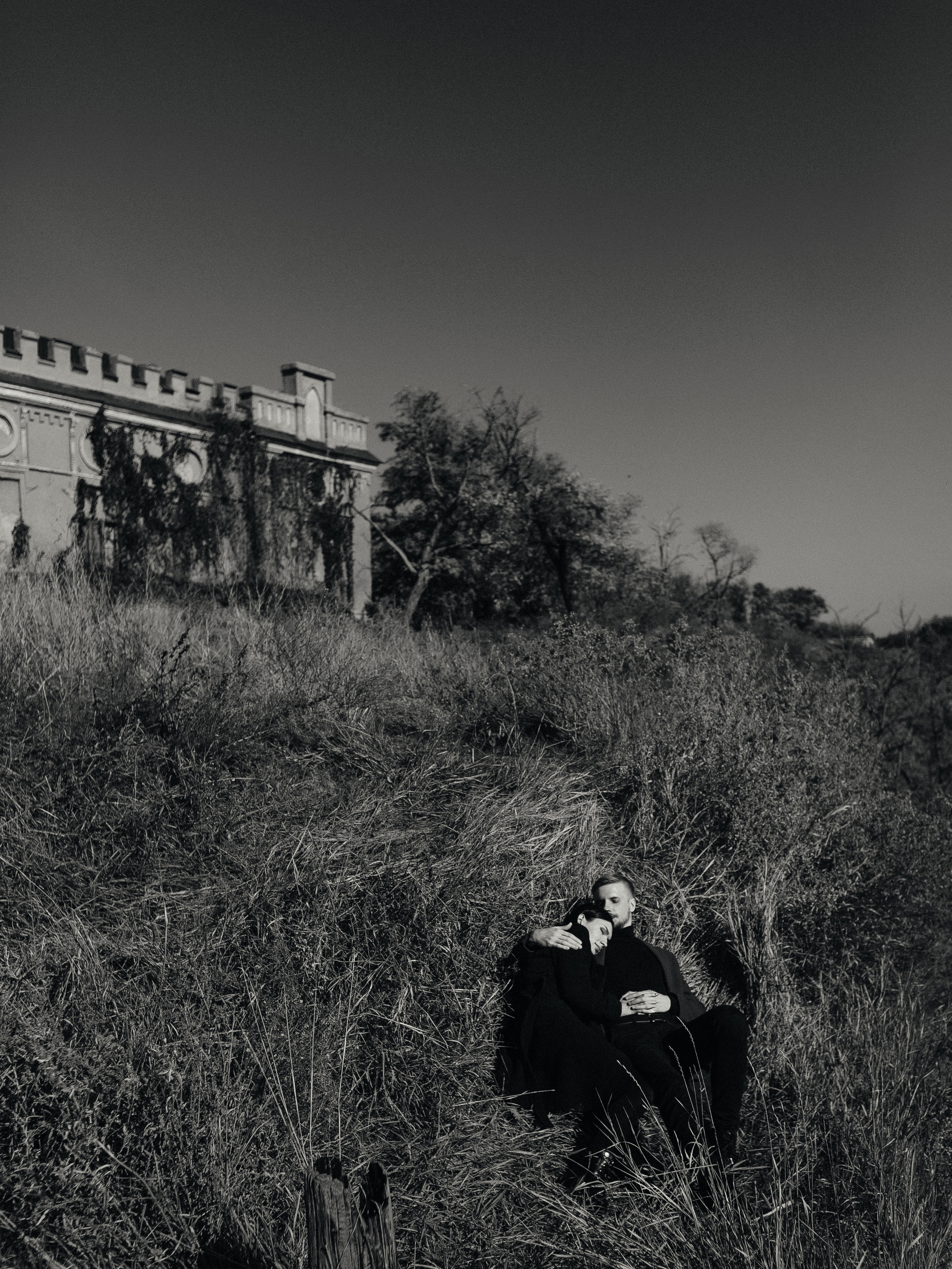 Парная фотосессия возле Замка Лакиера недалеко от Таганрога. Свадебный и семейный фотограф в Таганроге Бакарюк Антон