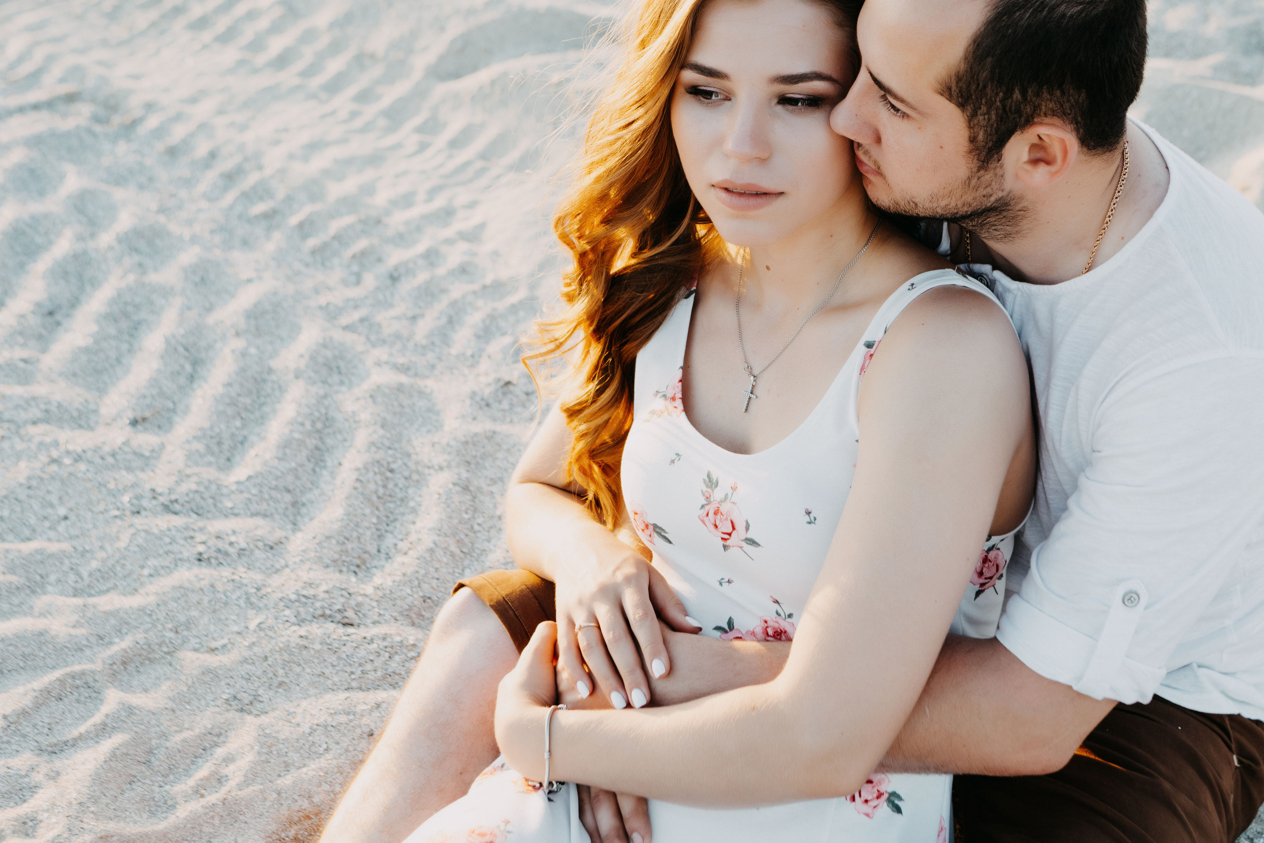 Сказочная романтика: Фотосессия Артёма и Дианы на Беглицкой косе. Свадебный и семейный фотограф в Таганроге Бакарюк Антон