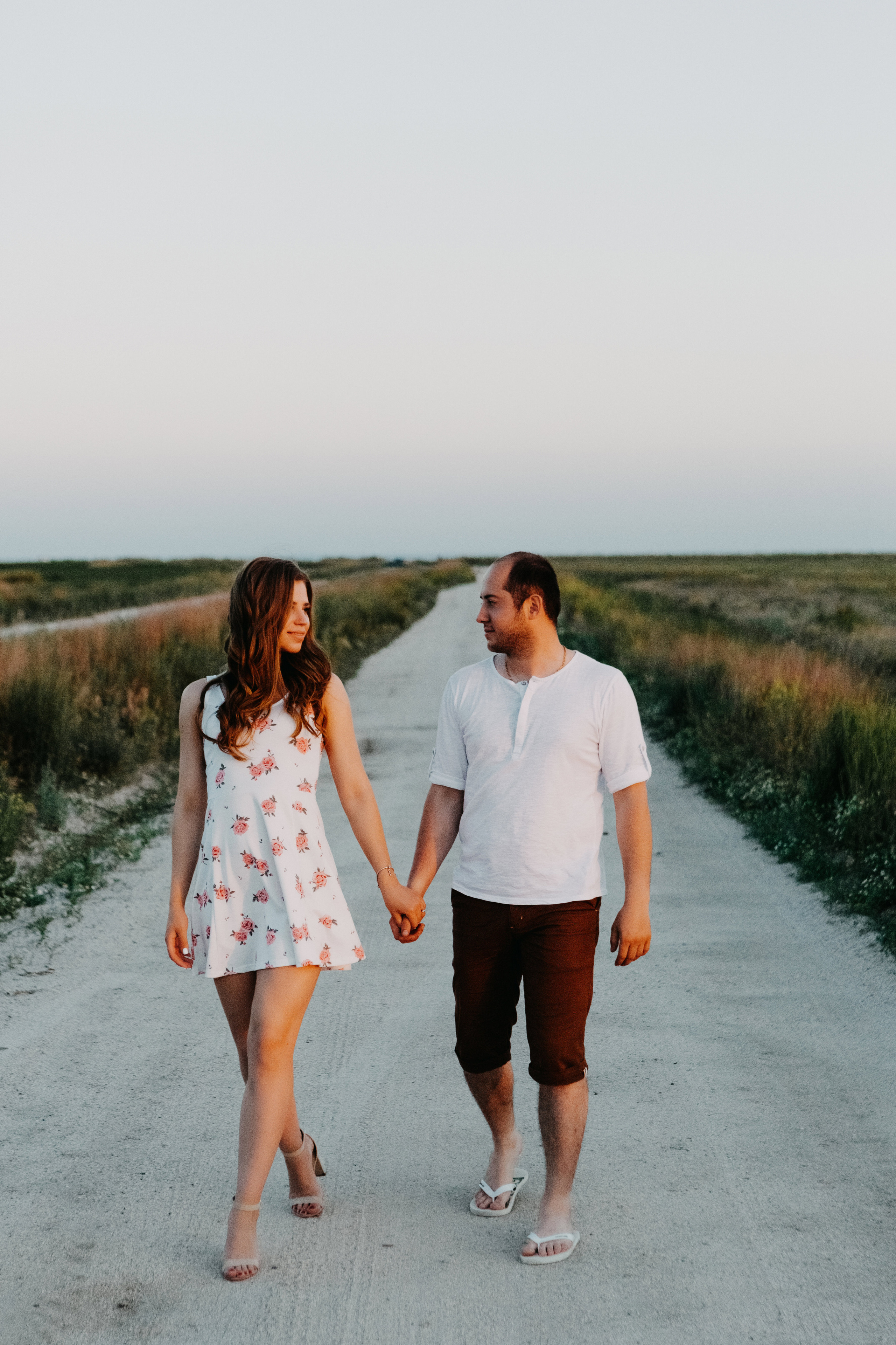 Сказочная романтика: Фотосессия Артёма и Дианы на Беглицкой косе. Свадебный и семейный фотограф в Таганроге Бакарюк Антон