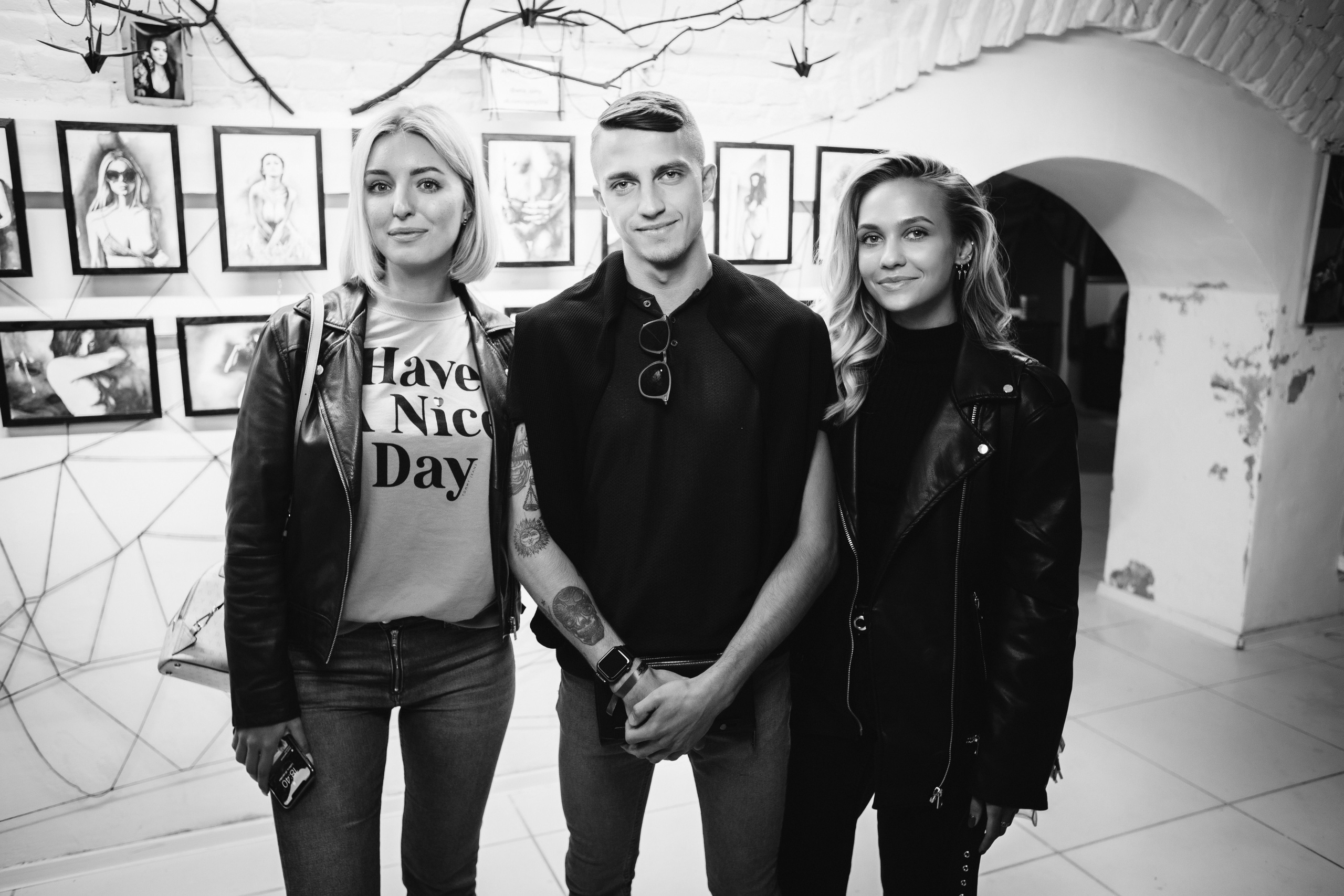 Фото выставки в Таганроге: профессиональная репортажная фотосъемка. Свадебный и семейный фотограф в Таганроге Бакарюк Антон