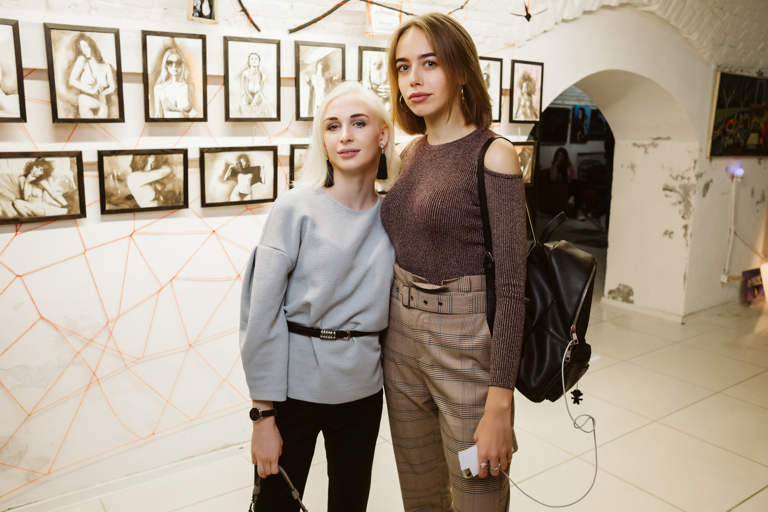 Фото выставки в Таганроге: профессиональная репортажная фотосъемка. Свадебный и семейный фотограф в Таганроге Бакарюк Антон