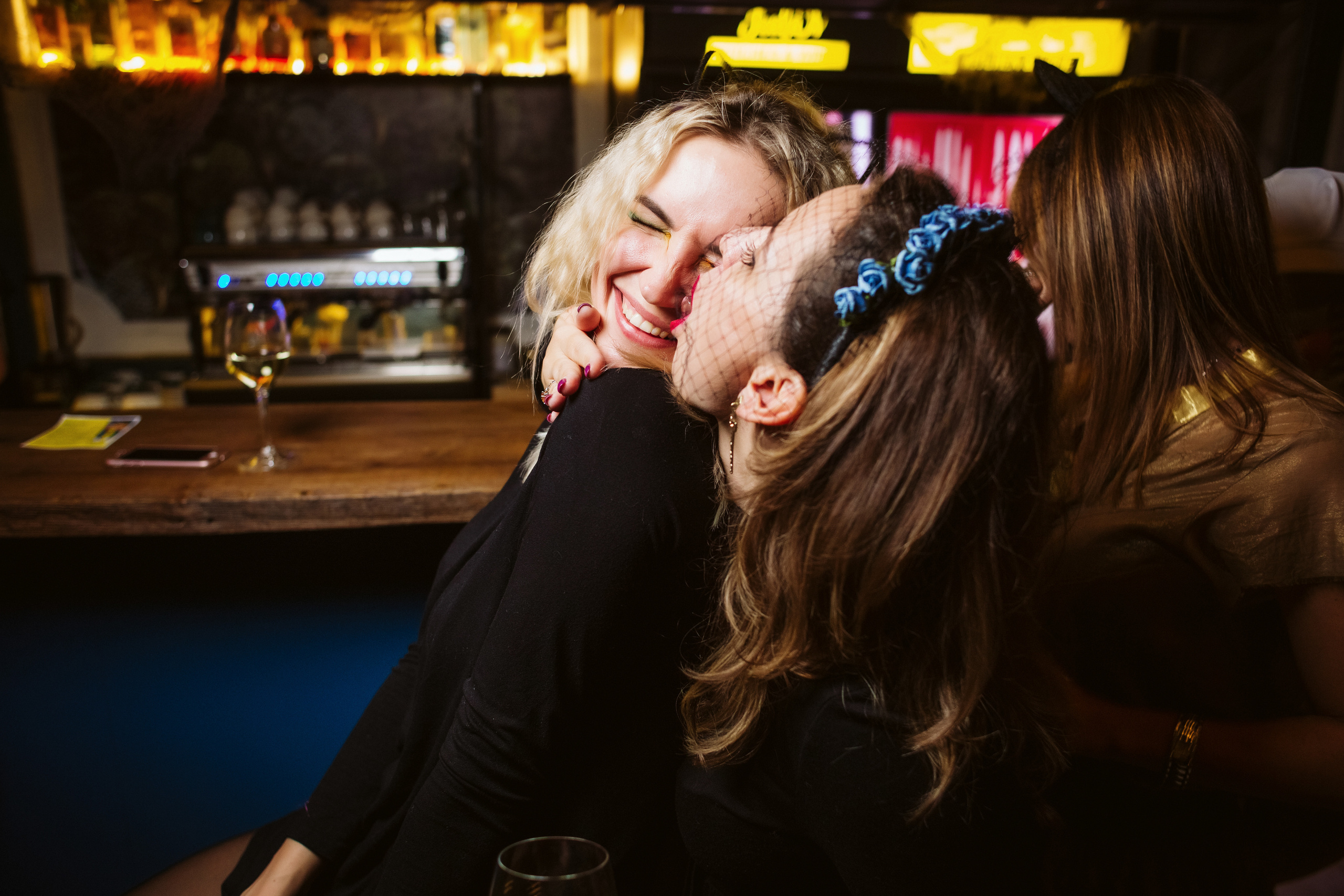 Моменты в Feola's Kitchen & Wine: репортажная фотосъемка в Таганроге. Свадебный и семейный фотограф в Таганроге Бакарюк Антон