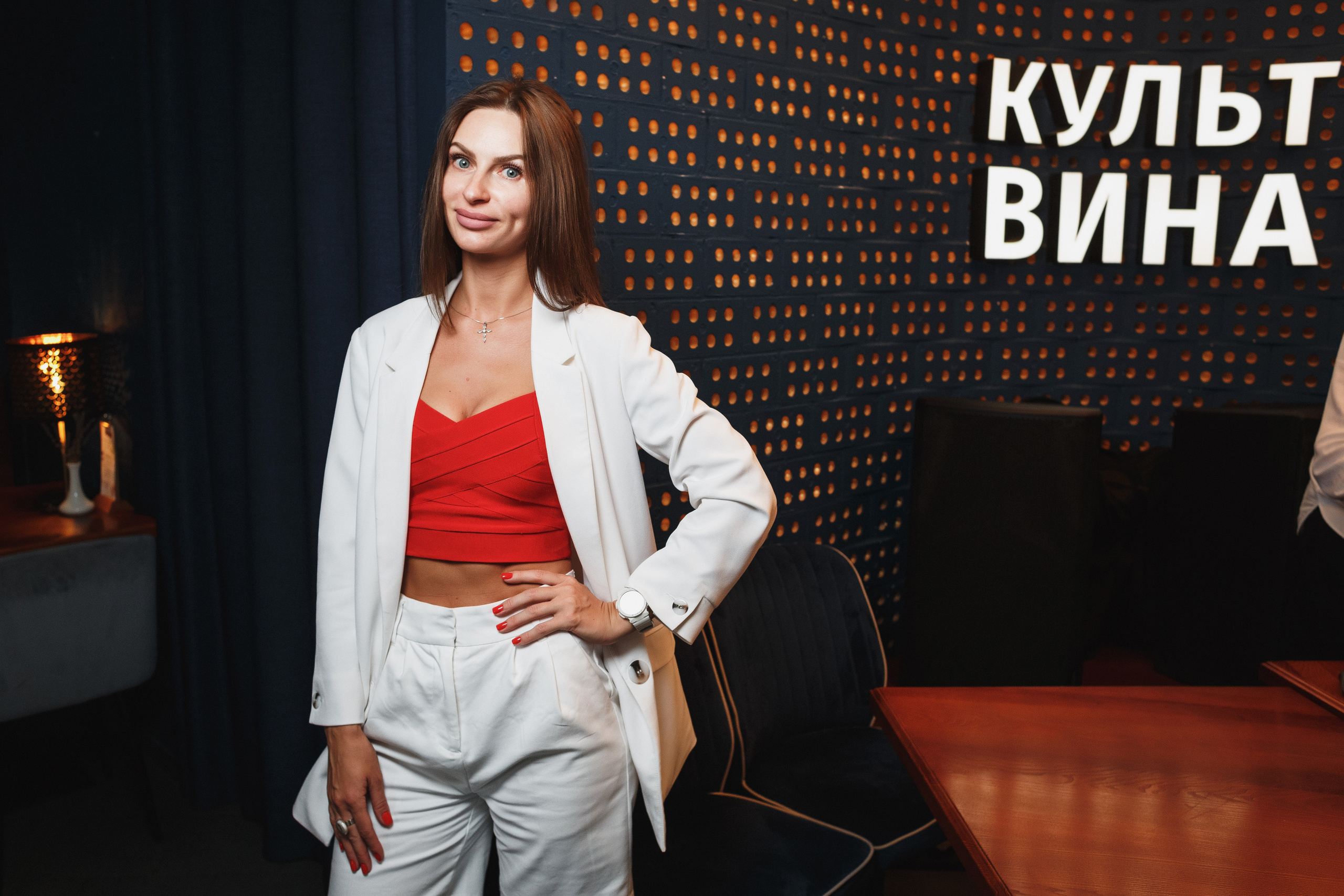 Кадры в Культ Вина: репортажная фотография в Таганроге от профессионал. Свадебный и семейный фотограф в Таганроге Бакарюк Антон