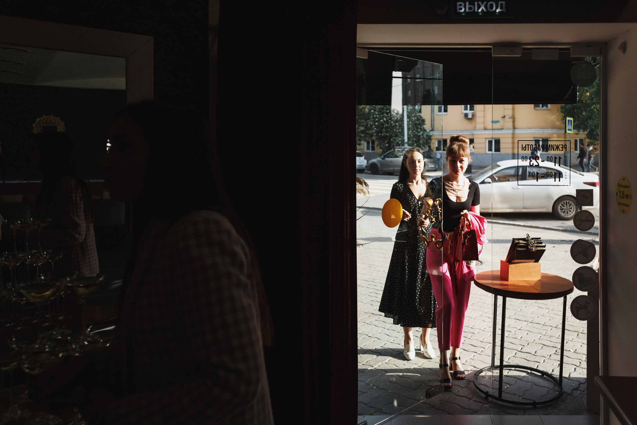 Кадры в Культ Вина: репортажная фотография в Таганроге от профессионал. Свадебный и семейный фотограф в Таганроге Бакарюк Антон