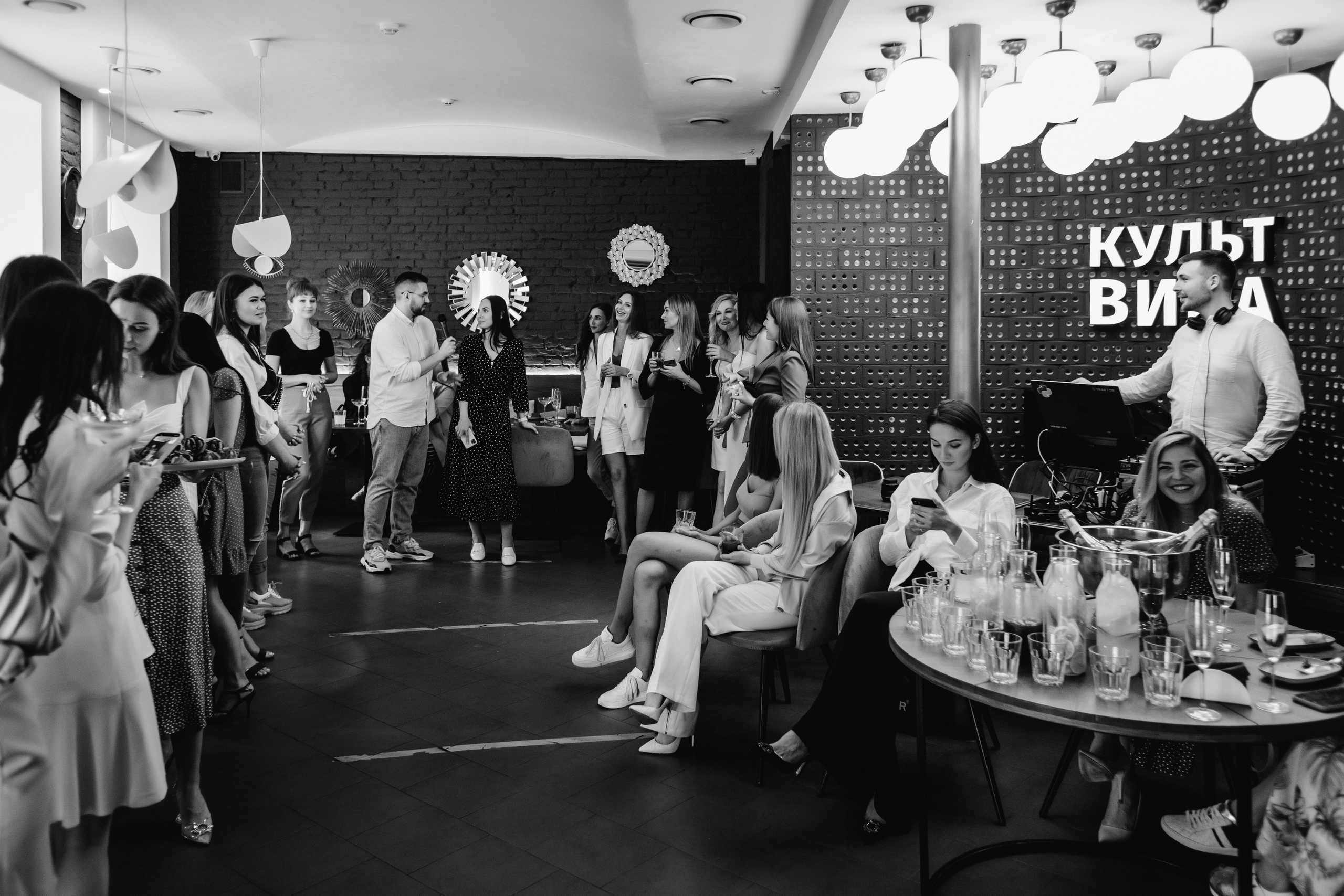 Кадры в Культ Вина: репортажная фотография в Таганроге от профессионал. Свадебный и семейный фотограф в Таганроге Бакарюк Антон