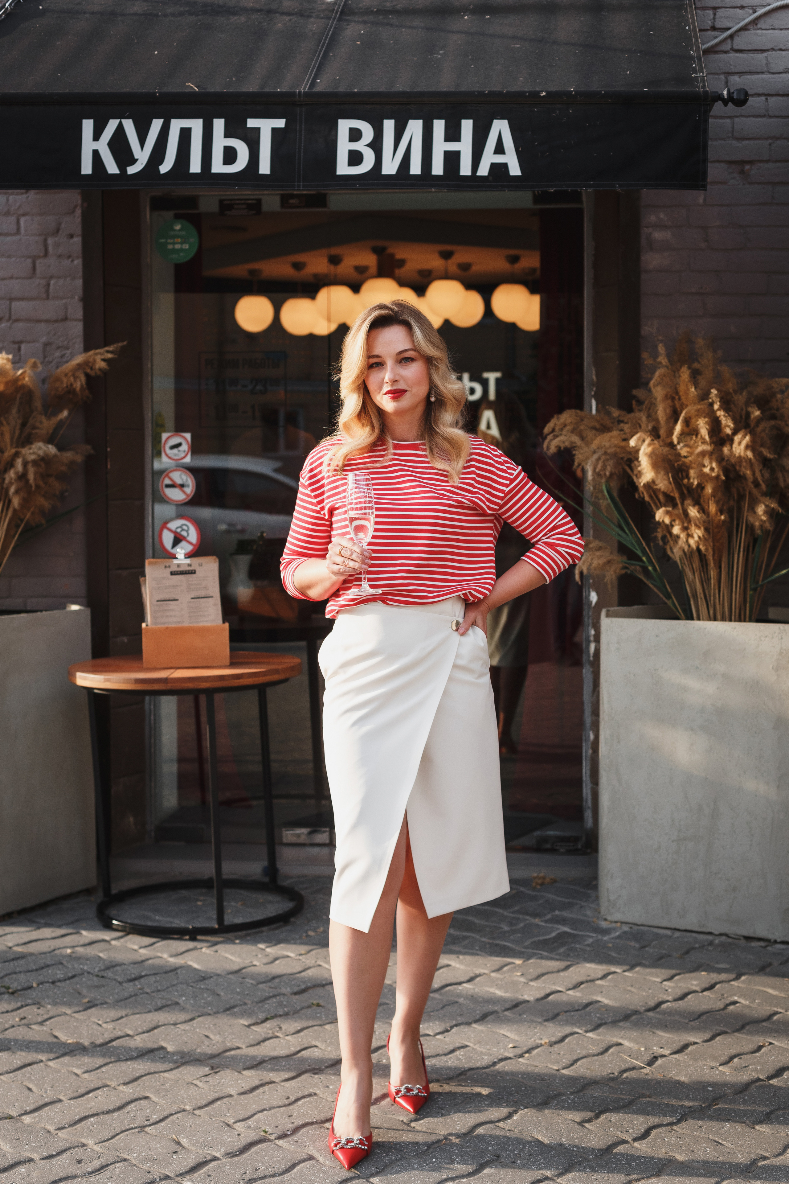 Кадры в Культ Вина: репортажная фотография в Таганроге от профессионал. Свадебный и семейный фотограф в Таганроге Бакарюк Антон