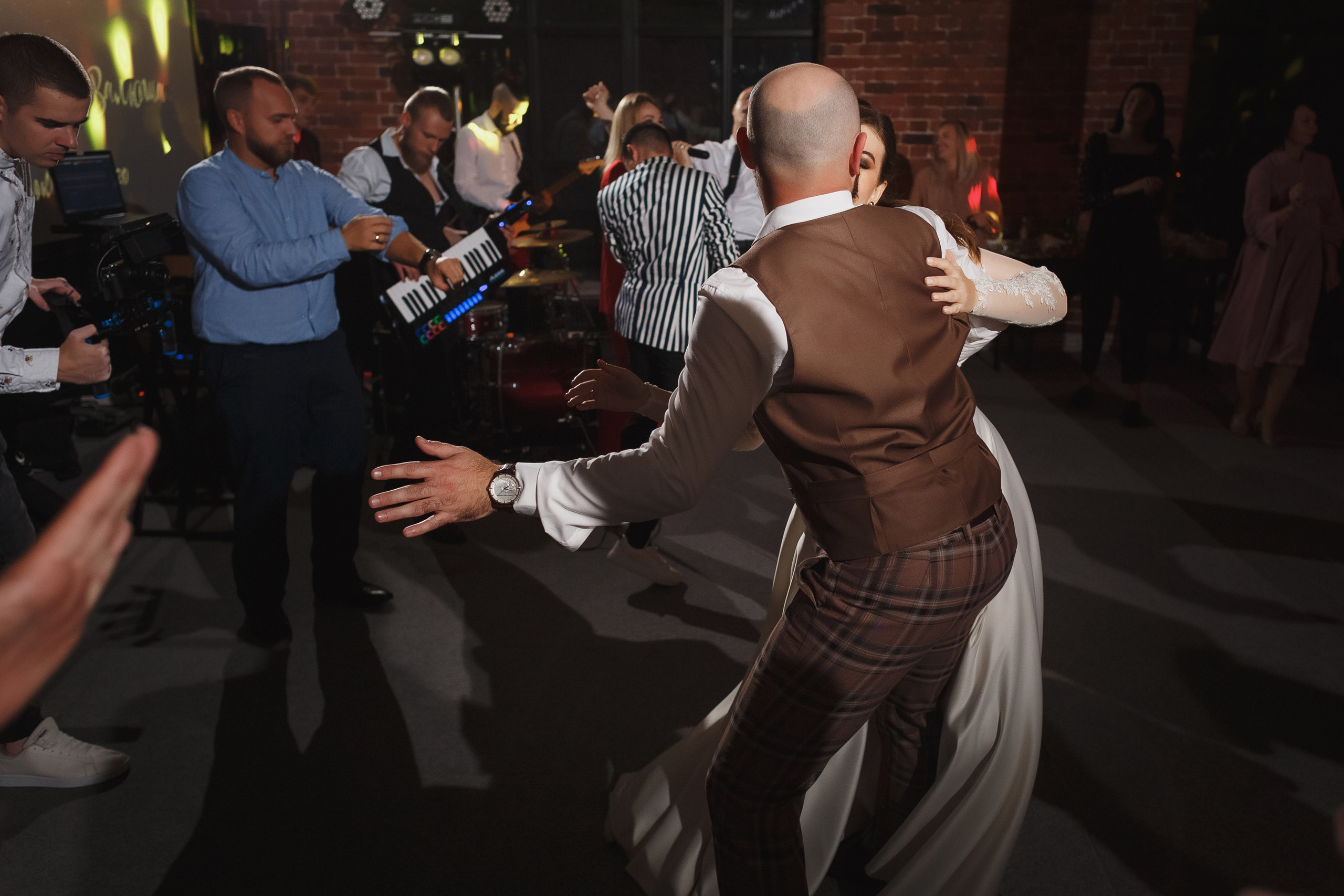 Свадебный день Кирилла и Вали: прогулка в Ростове, банкет в Таганроге. Свадебный и семейный фотограф в Таганроге Бакарюк Антон