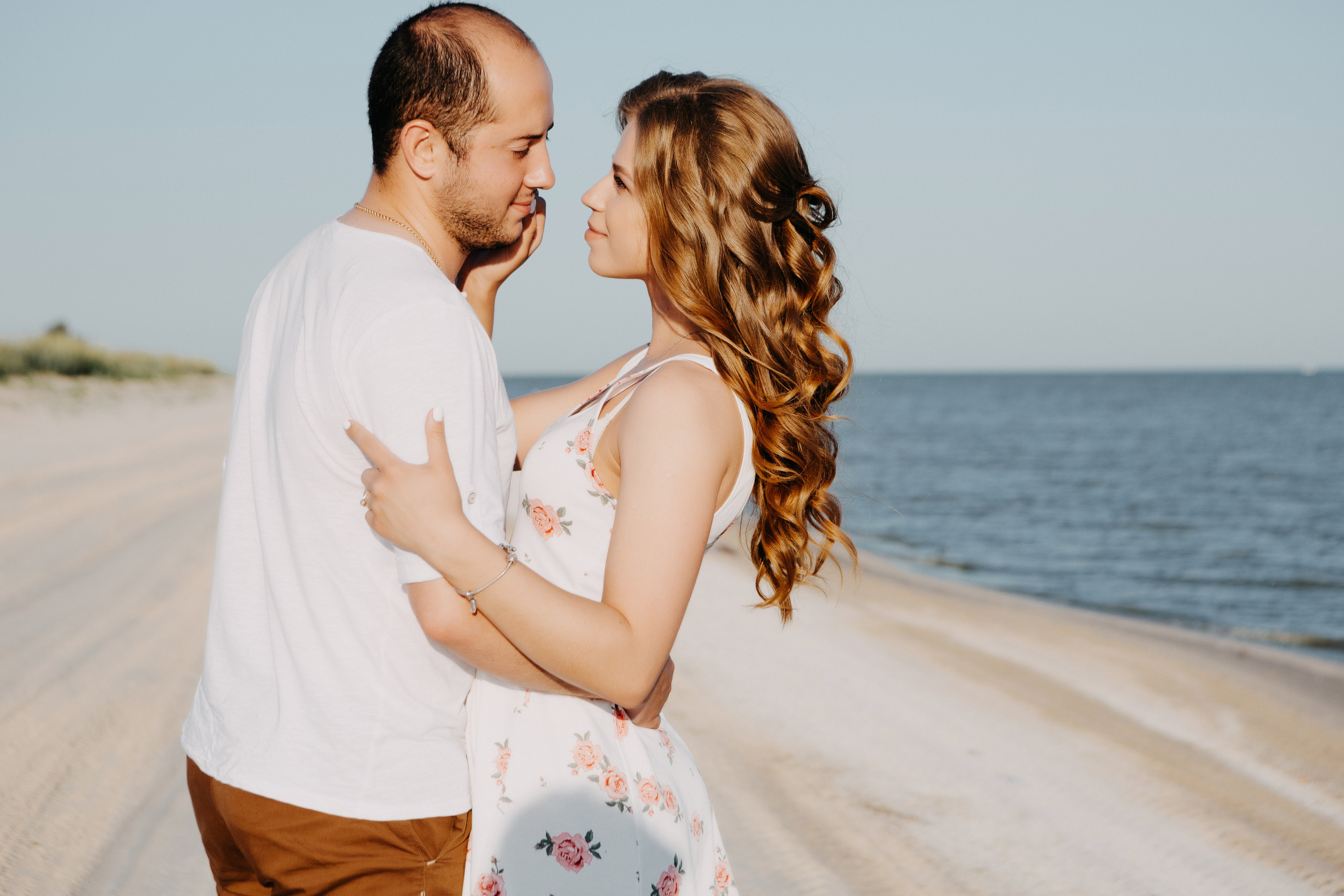 Сказочная романтика: Фотосессия Артёма и Дианы на Беглицкой косе. Свадебный и семейный фотограф в Таганроге Бакарюк Антон