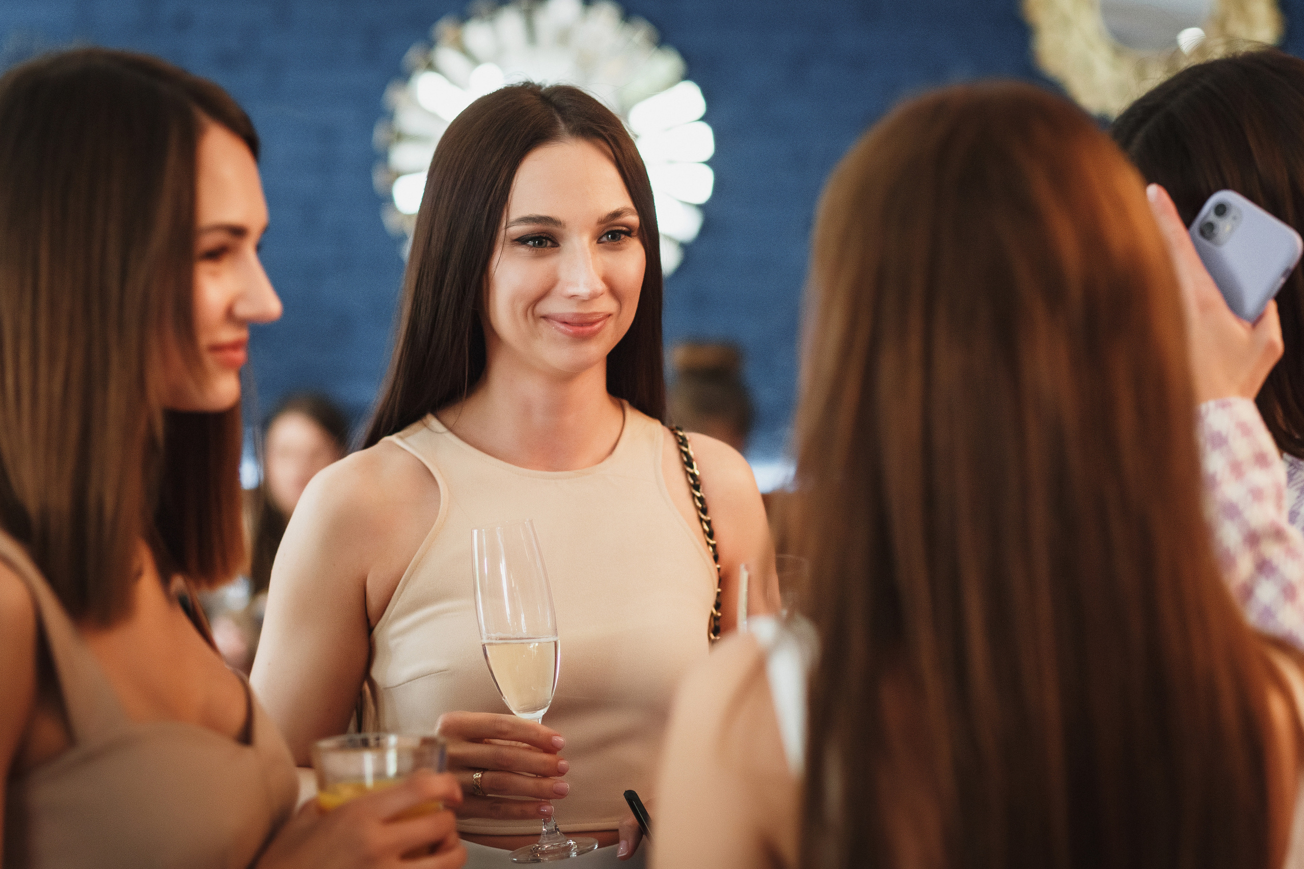 Кадры в Культ Вина: репортажная фотография в Таганроге от профессионал. Свадебный и семейный фотограф в Таганроге Бакарюк Антон