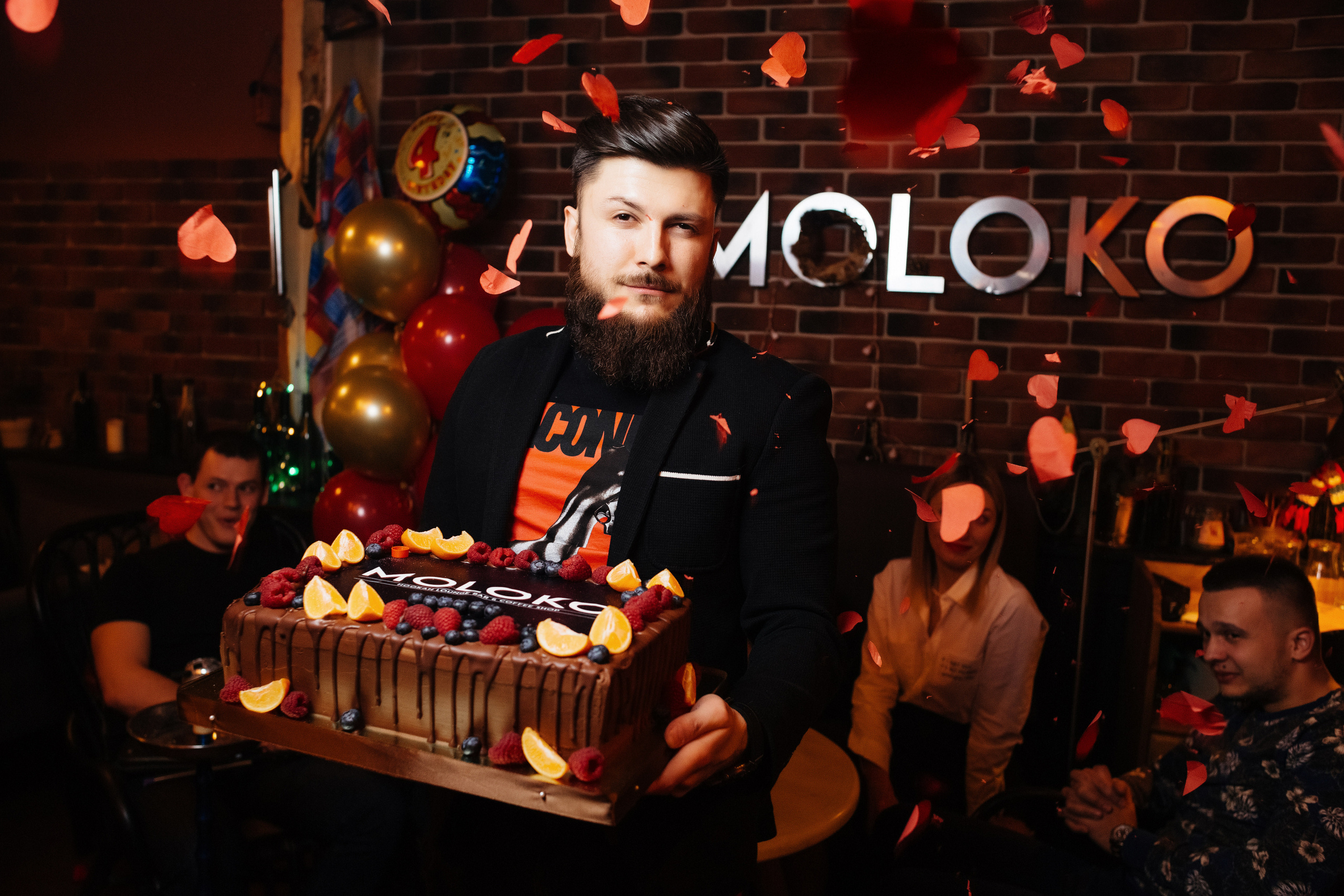 MOLOKO: день рождения в объективе репортажного фотографа в Таганроге. Свадебный и семейный фотограф в Таганроге Бакарюк Антон