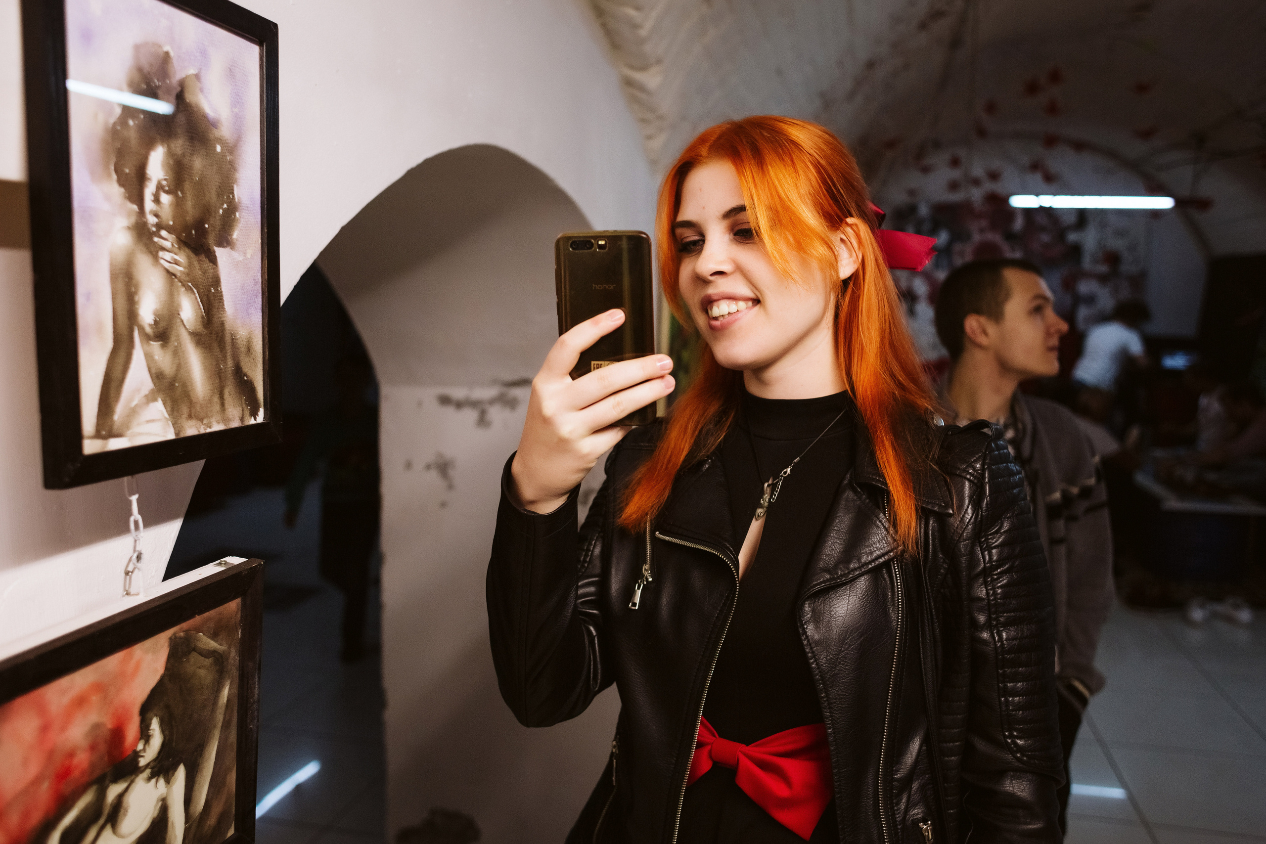 Фото выставки в Таганроге: профессиональная репортажная фотосъемка. Свадебный и семейный фотограф в Таганроге Бакарюк Антон