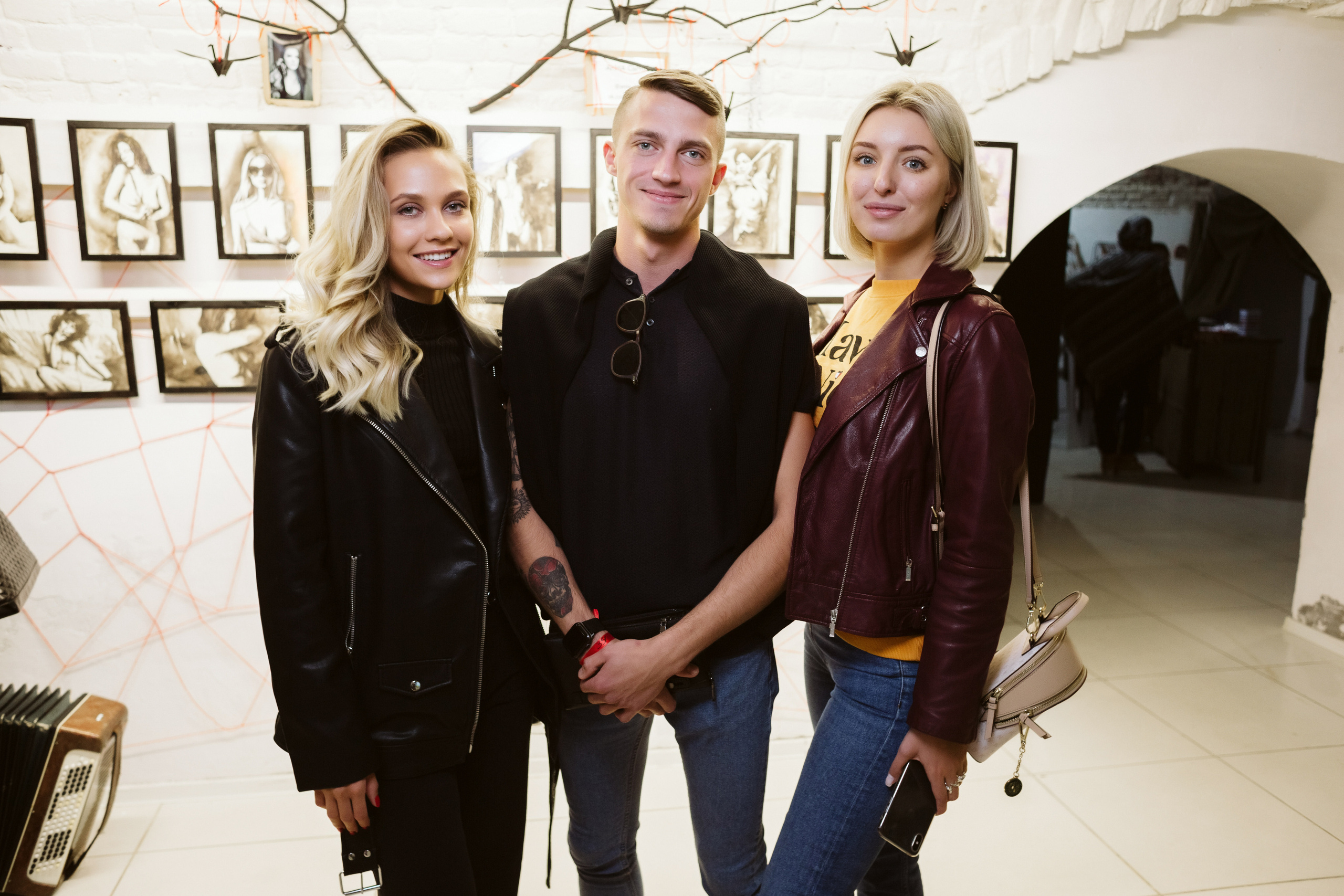 Фото выставки в Таганроге: профессиональная репортажная фотосъемка. Свадебный и семейный фотограф в Таганроге Бакарюк Антон