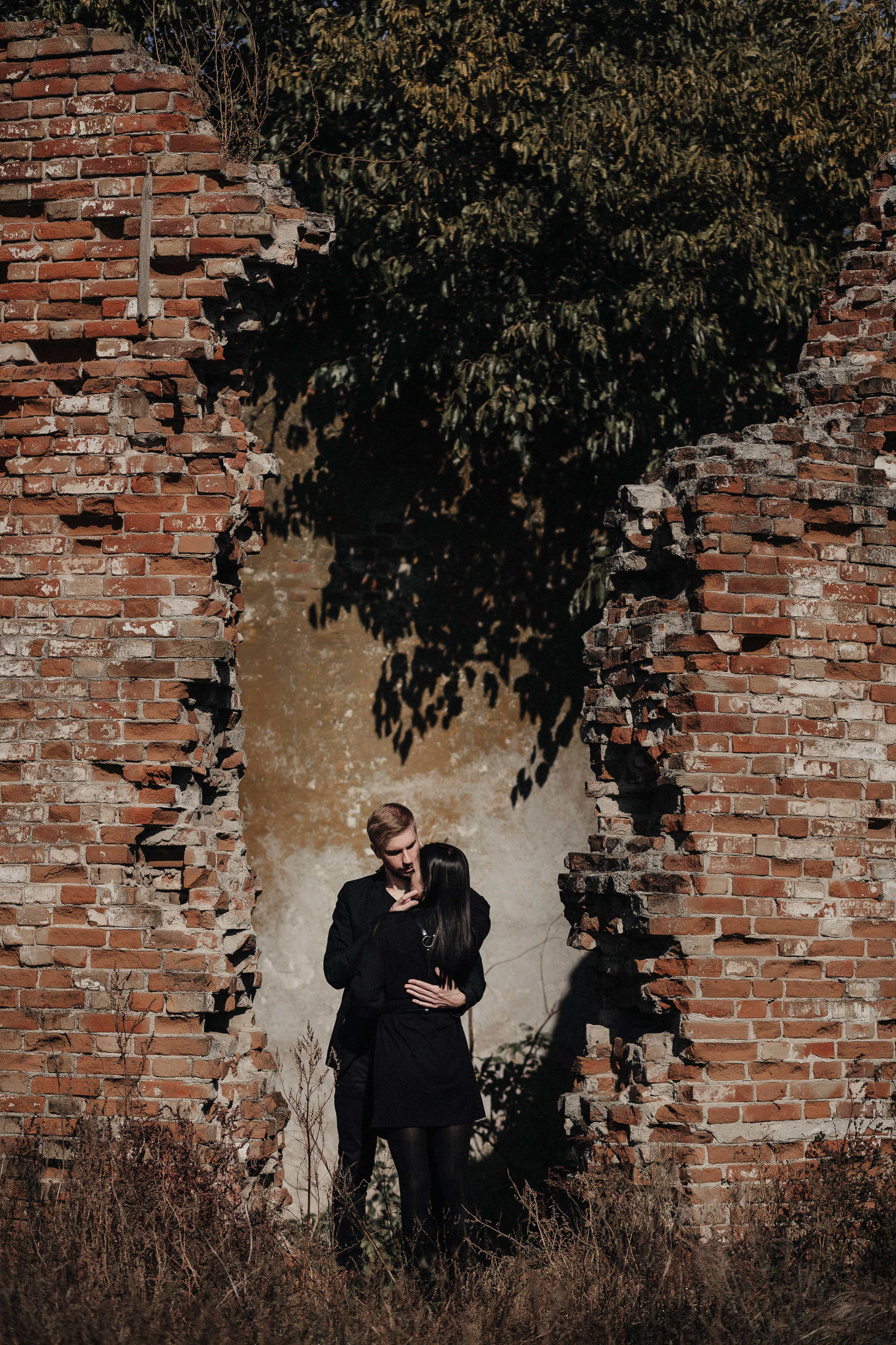 Парная фотосессия возле Замка Лакиера недалеко от Таганрога. Свадебный и семейный фотограф в Таганроге Бакарюк Антон