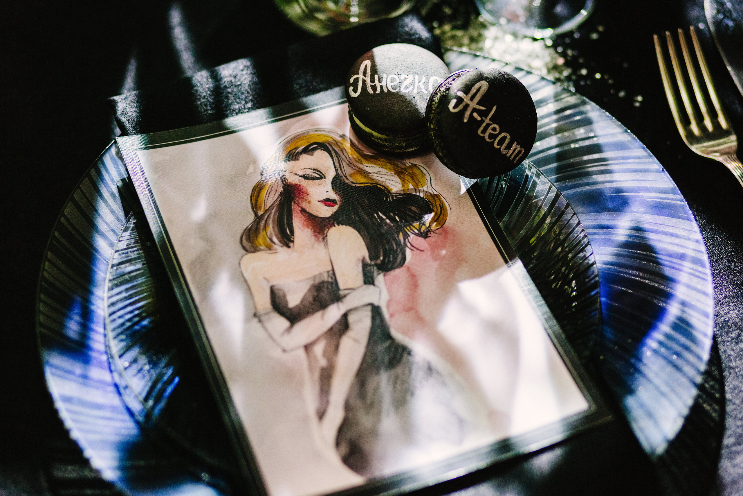 Репортажные фотографии дня рождения Альфии в Таганроге в Мадам Ку Ку. Свадебный и семейный фотограф в Таганроге Бакарюк Антон